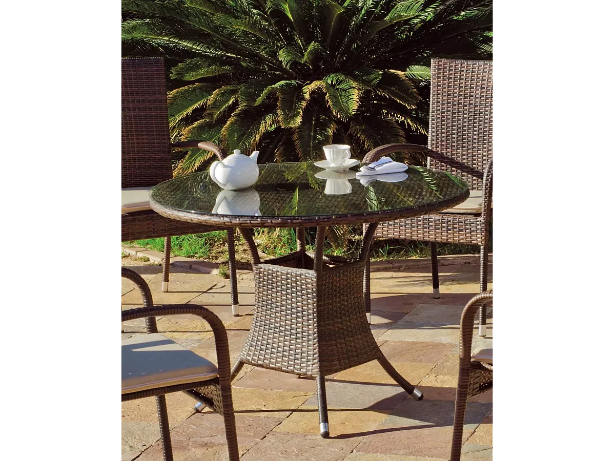 Conjunto jardín mesa y 4 sillones con cojines Bahia en ratán sintético marrón.