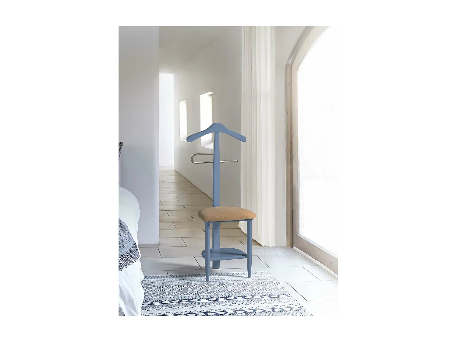 Galán 361 con asiento en beige herrajes cromado satinado lacado azul, 105 cm(alto)45 cm(a