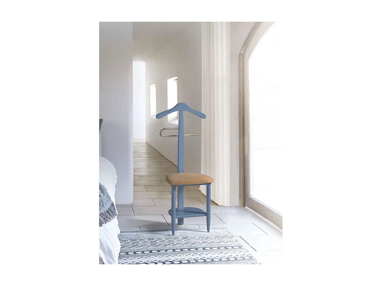 Galán 361 con asiento en beige herrajes cromado satinado lacado azul, 105 cm(alto)45 cm(a
