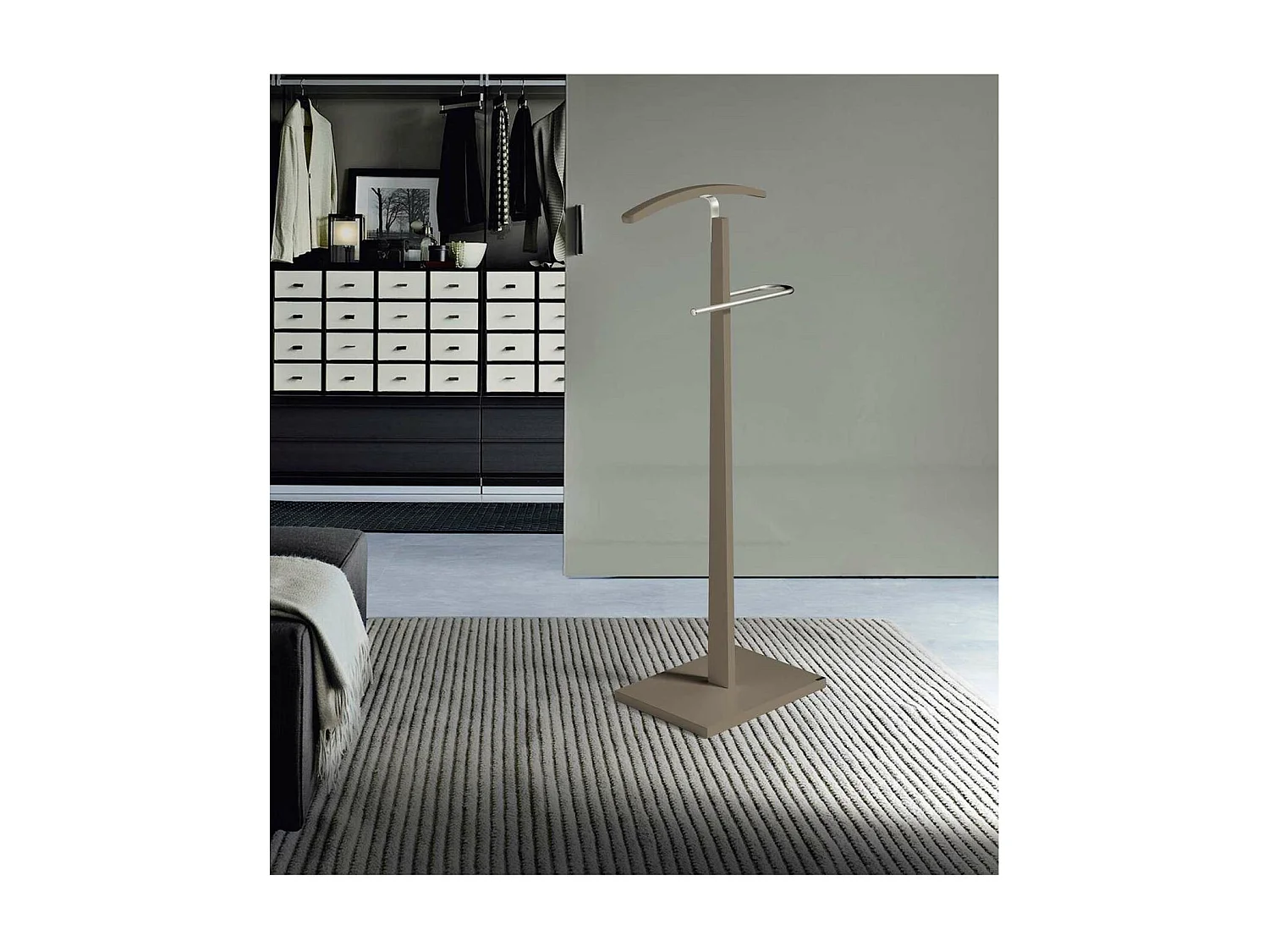 Galan 303 herraje cromo satinado lacado en moka. 114 cm (alto), 48 cm (ancho), 28 cm(fondo