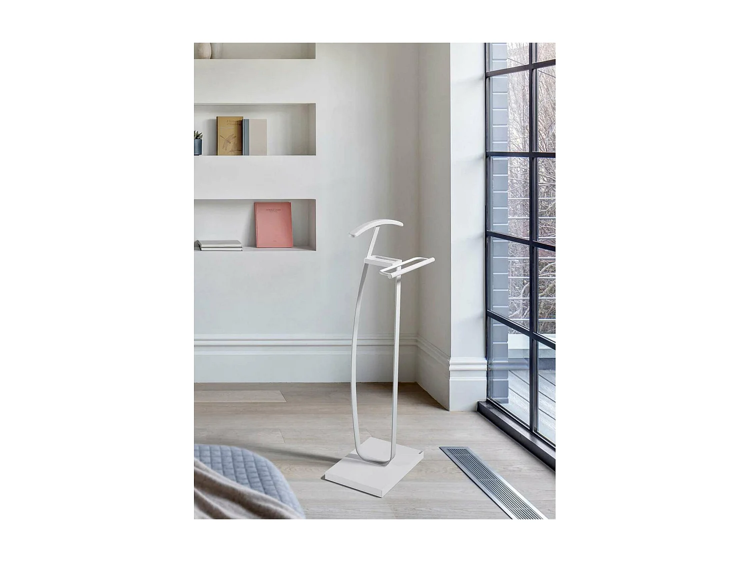 Galán 375 acabado lacado en color blanco, 115cm(alto) 48cm(ancho) 30cm(largo)