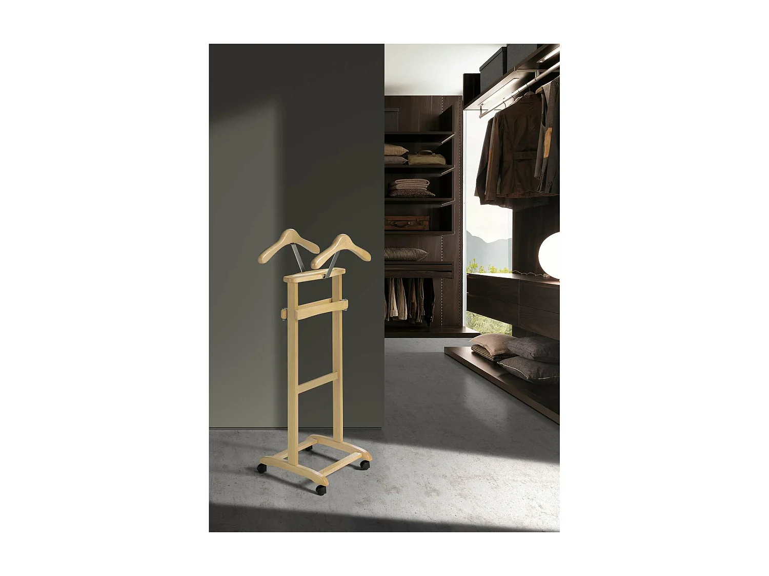 Galán de noche clásico 354 lacado en color natural, 110cm(alto) 47cm(ancho) 35cm(largo)