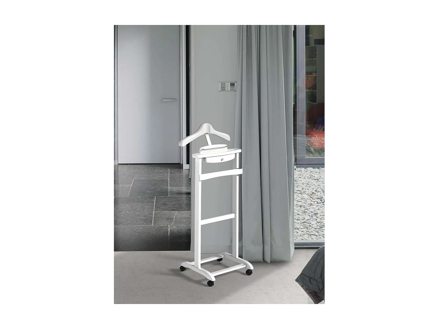 Galán de noche clásico 353 lacado en color blanco, 110cm(alto) 47cm(ancho) 35cm(largo)