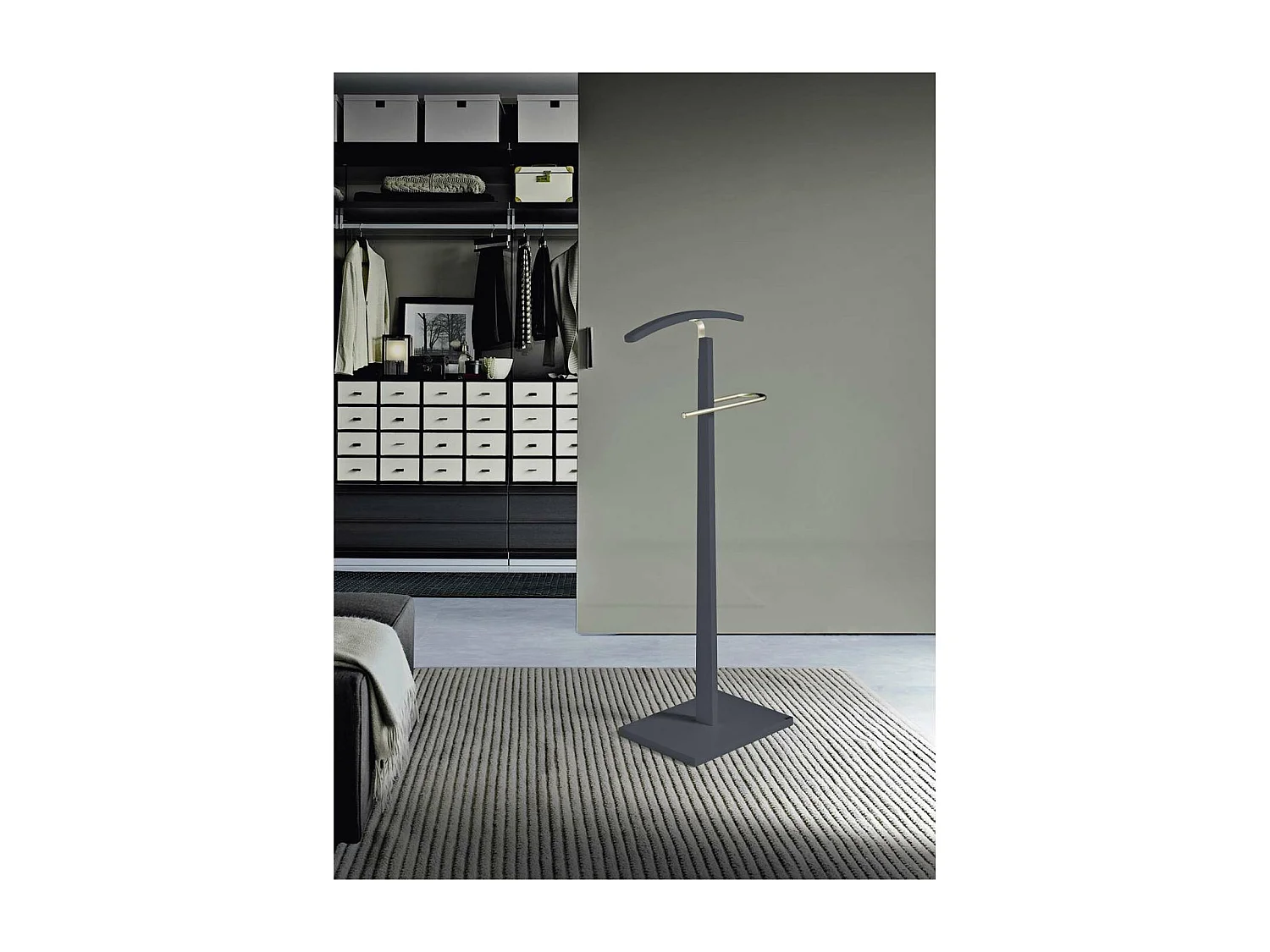 Galan 303 herraje cromo satinado y madera color azabache. 114 cm (alto), 48 cm (ancho), 28