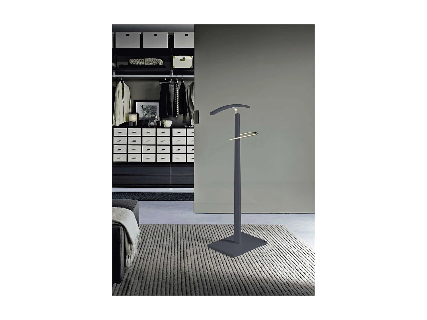 Galan 303 herraje cromo satinado y madera color azabache. 114 cm (alto), 48 cm (ancho), 28