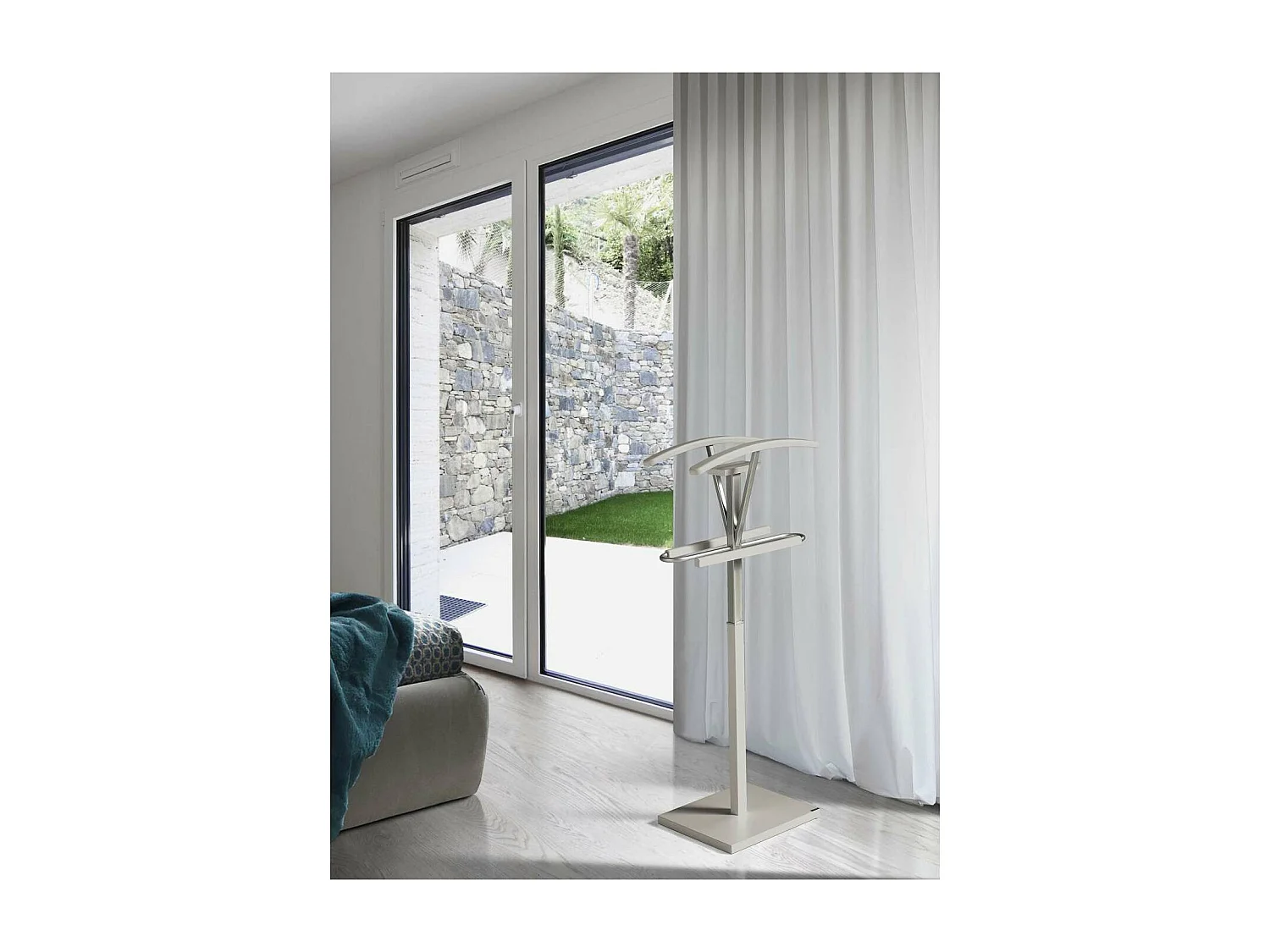 Galán 356 herraje cromo satinado lacado en color visón, 110 cm(alto)47 cm(ancho)34 cm(la