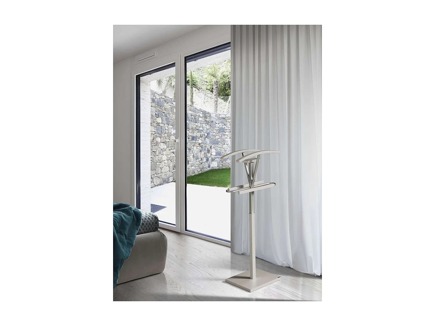 Galán 356 herraje cromo satinado lacado en color visón, 110 cm(alto)47 cm(ancho)34 cm(la