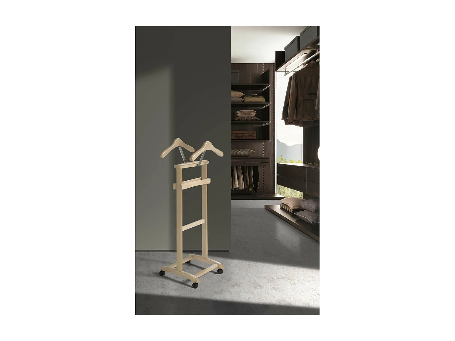 Galán de noche clásico 354 lacado en color cambrian, 110cm(alto) 47cm(ancho) 35cm(largo)