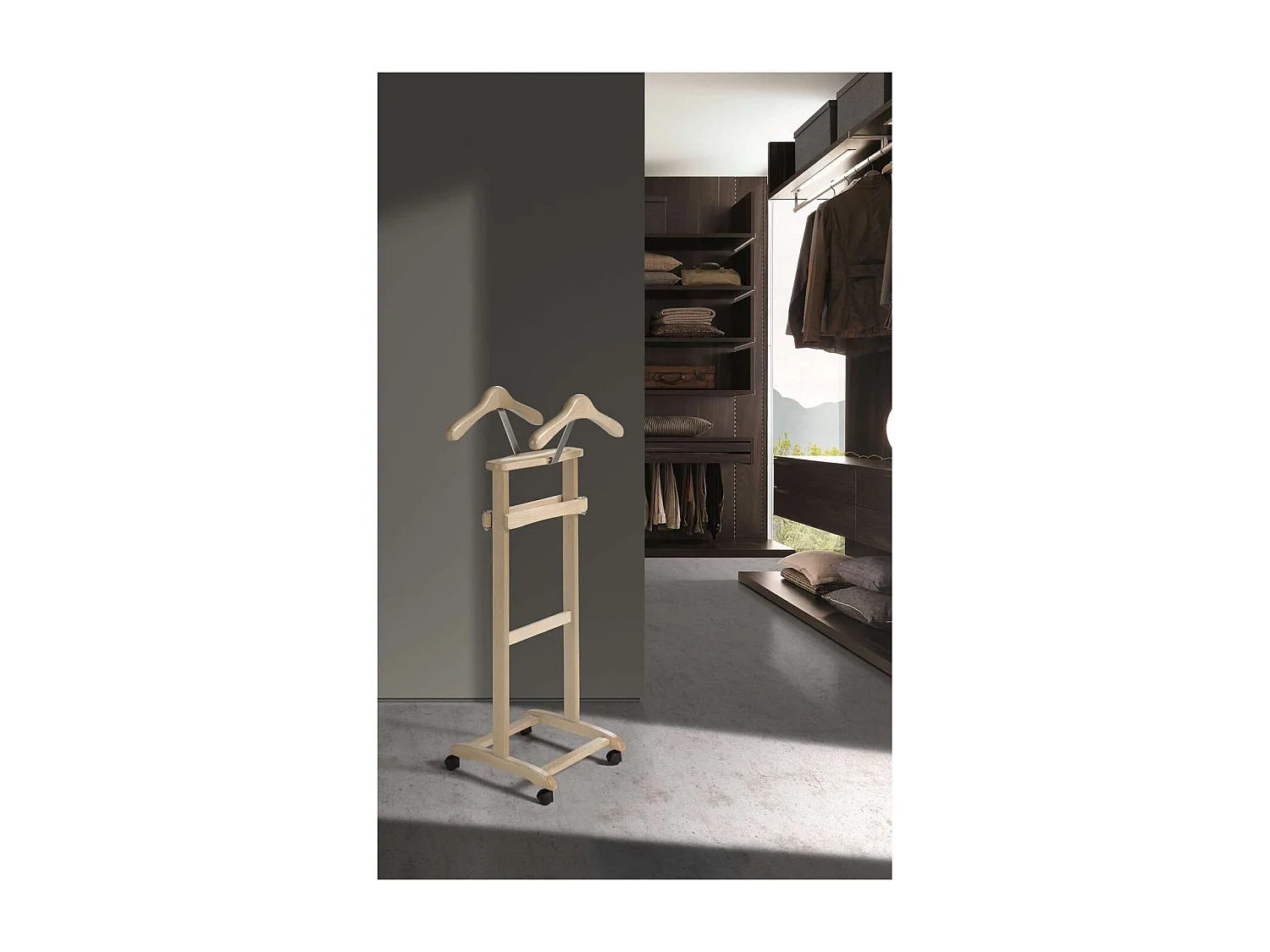 Galán de noche clásico 354 lacado en color cambrian, 110cm(alto) 47cm(ancho) 35cm(largo)