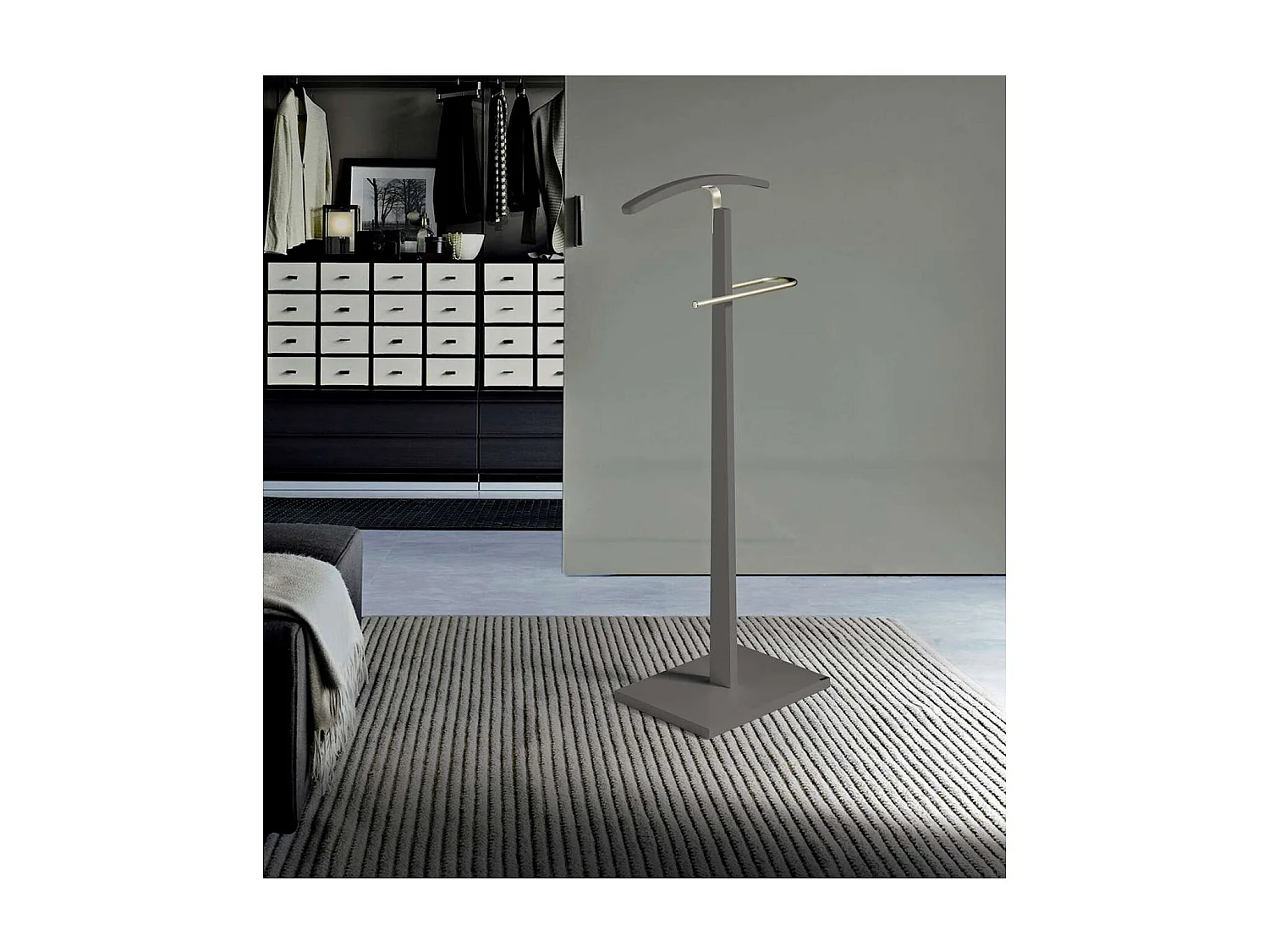 Galan 303 herraje cromo satinado lacado en gris. 114 cm (alto), 48 cm (ancho), 28 cm(fondo
