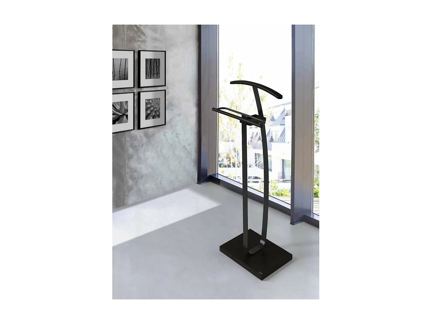 Galán 375 acabado lacado en color negro, 115cm(alto) 48cm(ancho) 30cm(largo)