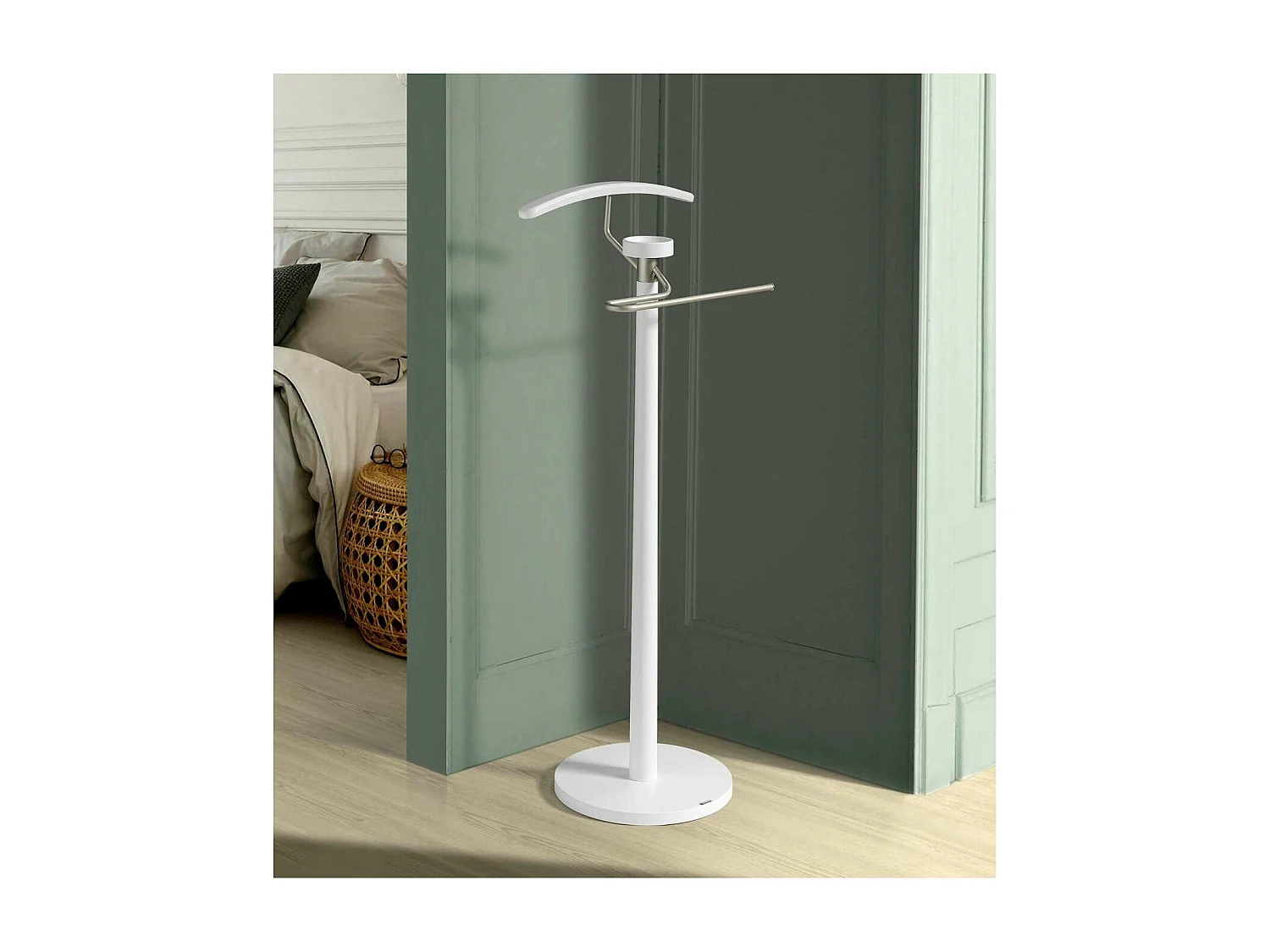 Galan 338 cromo satinado lacado en blanco. 112 cm(alto), 46 cm(ancho), 34 cm(fondo)