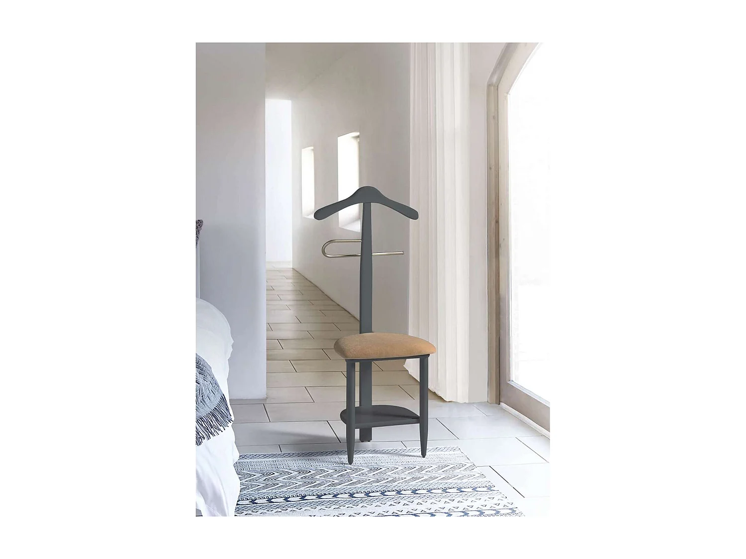 Galán 361 con asiento en beige herrajes cromado satinado lacado azabache, 105 cm(alto)45