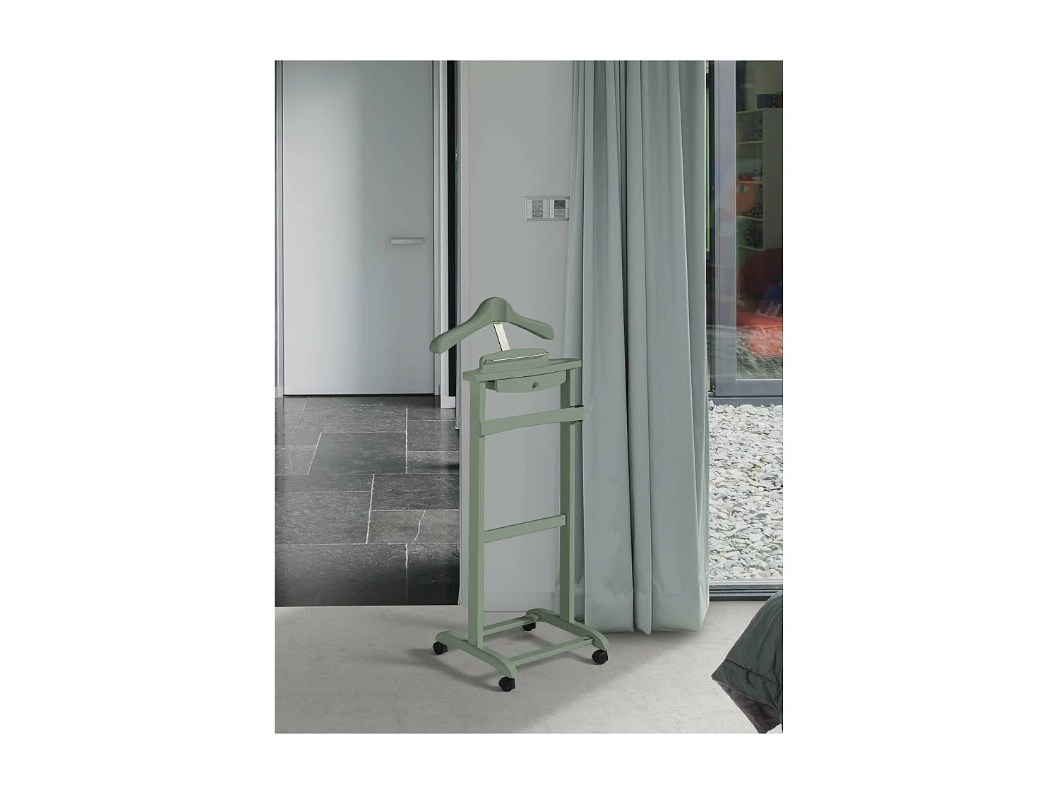 Galán de noche clásico 353 lacado en color verde, 110cm(alto) 47cm(ancho) 35cm(largo)