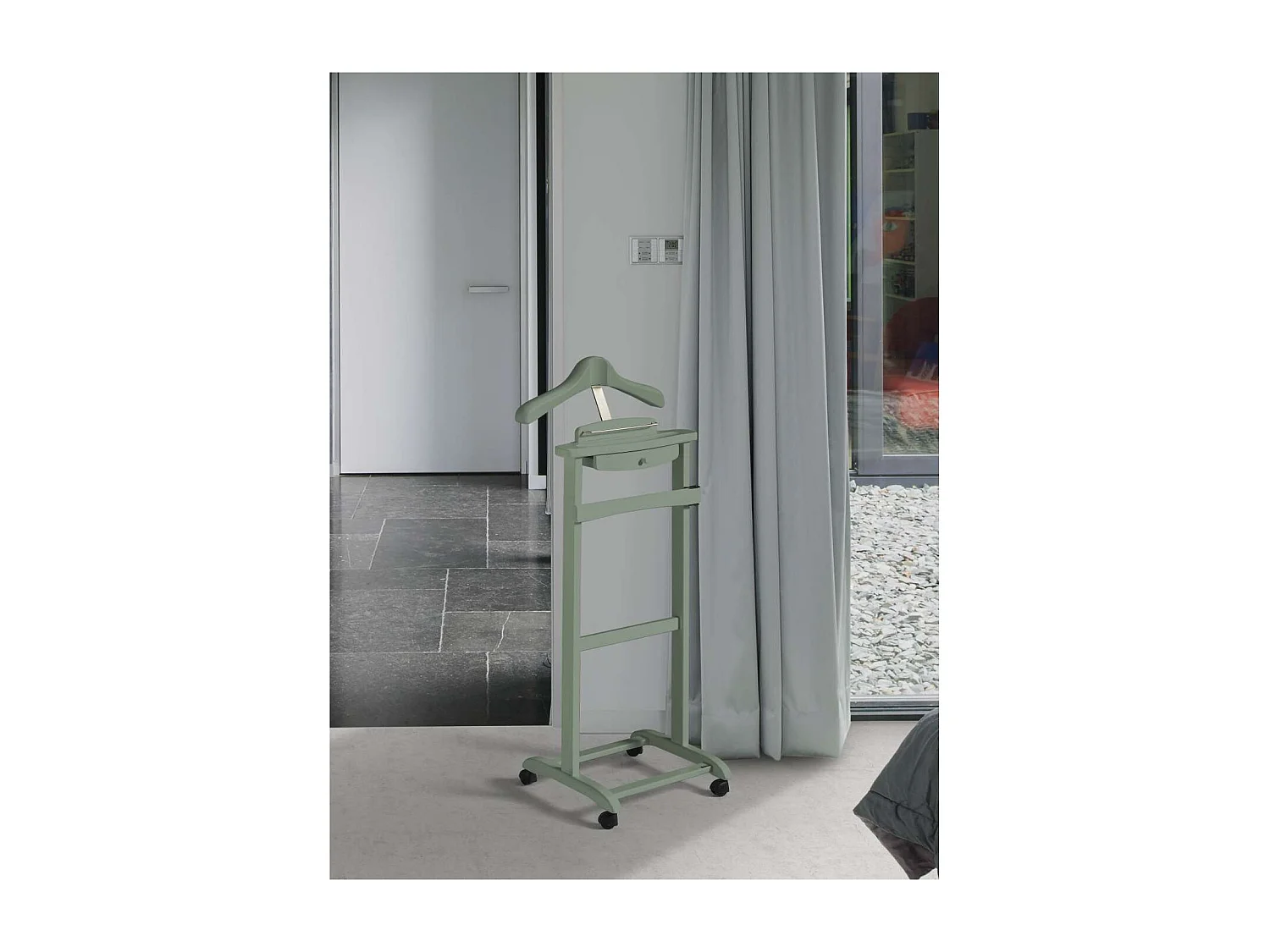 Galán de noche clásico 353 lacado en color verde, 110cm(alto) 47cm(ancho) 35cm(largo)