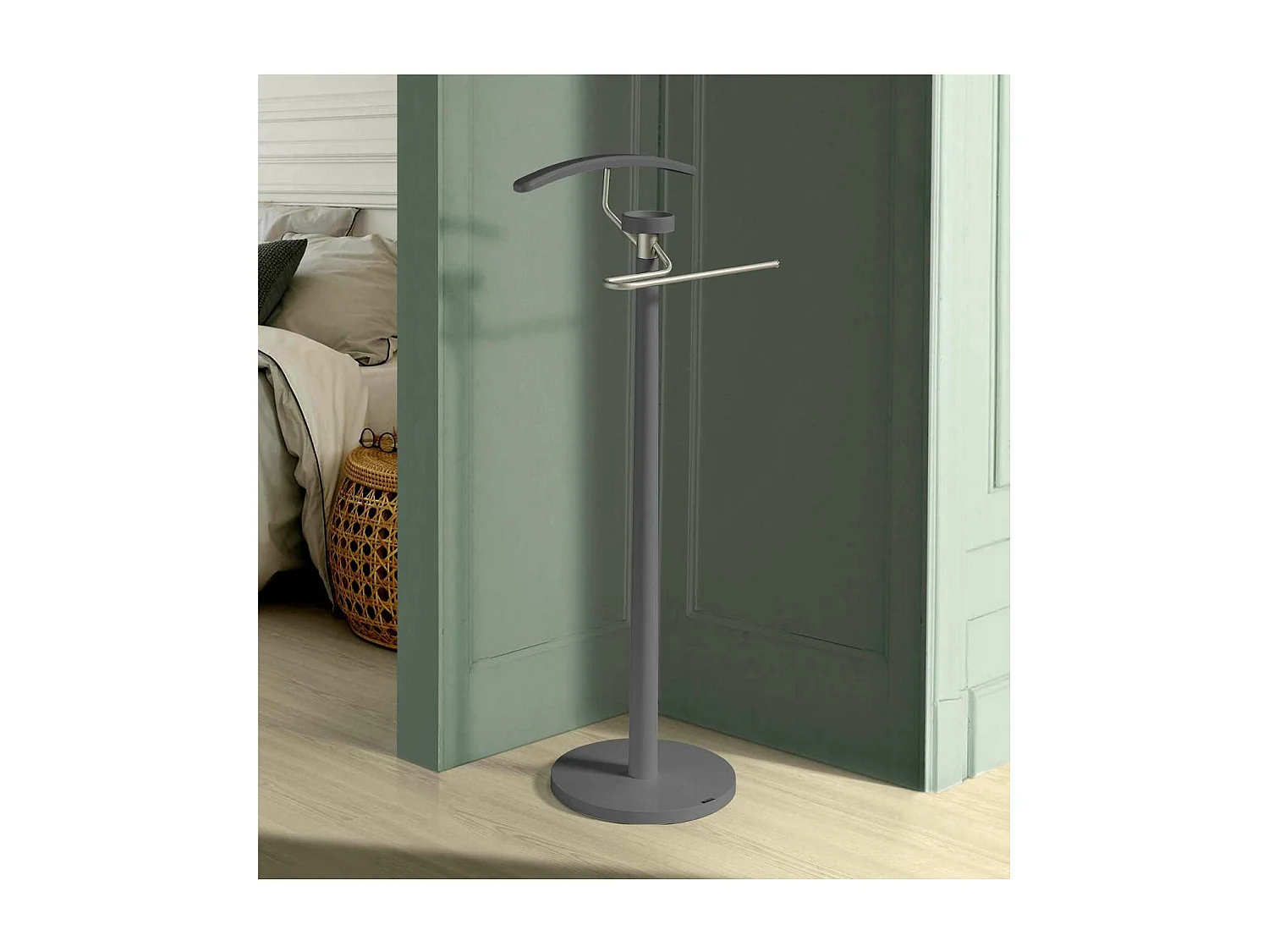 Galan 338 cromo satinado lacado en gris. 112 cm(alto), 46 cm(ancho), 34 cm(fondo)