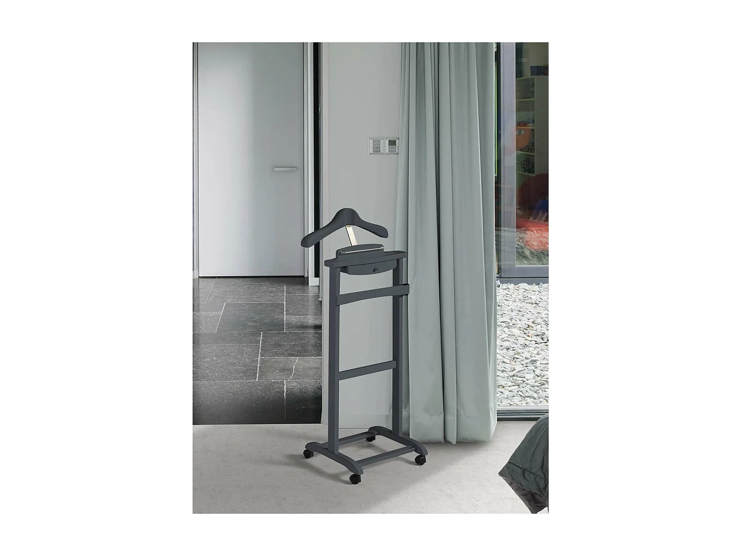 Galán de noche clásico 353 lacado en color azabache, 110cm(alto) 47cm(ancho) 35cm(largo)