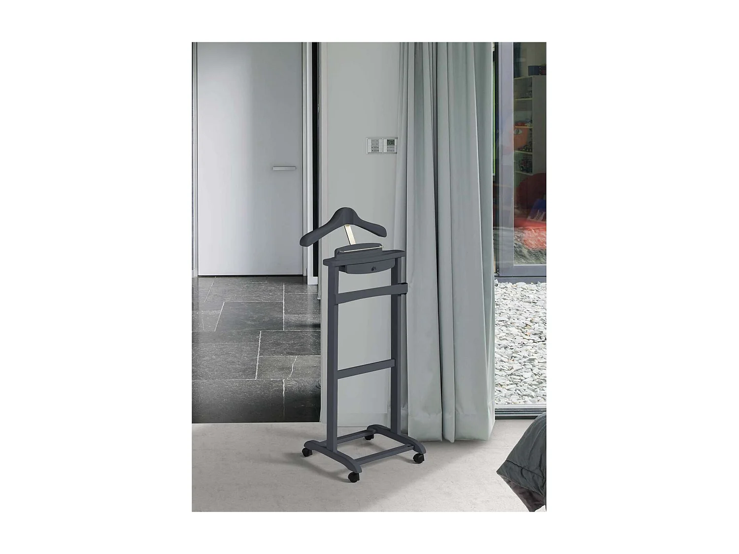 Galán de noche clásico 353 lacado en color azabache, 110cm(alto) 47cm(ancho) 35cm(largo)