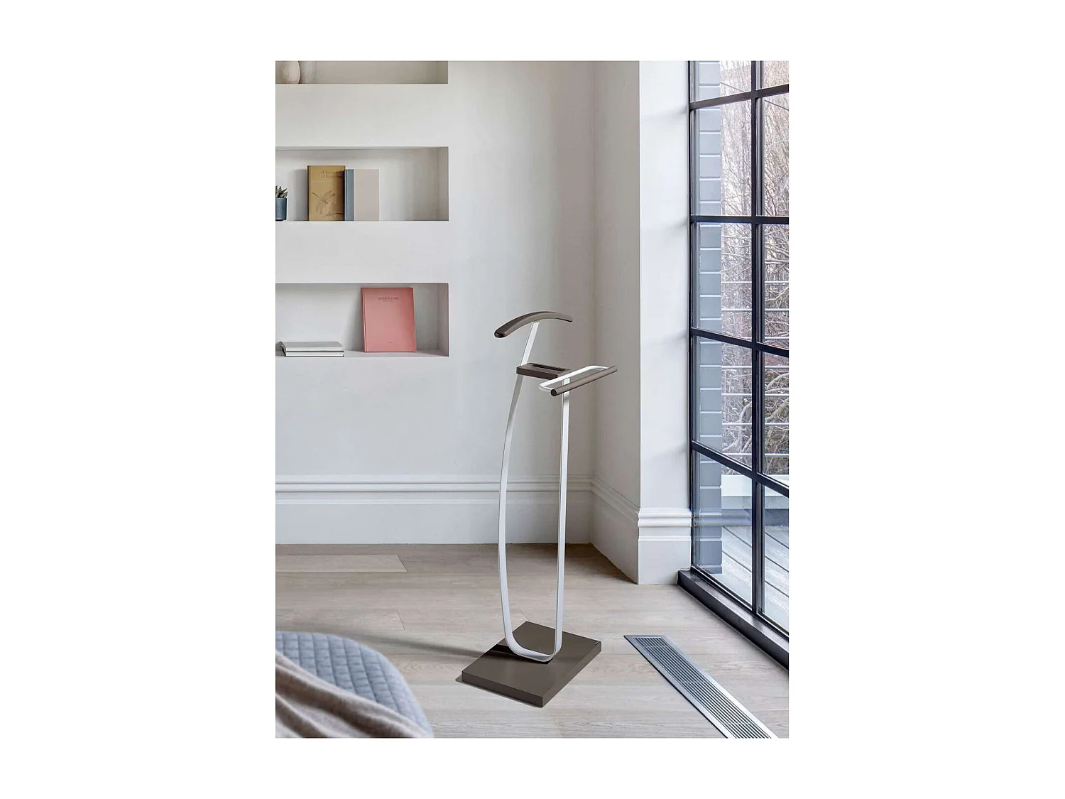 Galán 375 acabado lacado en color moka-blanco, 115cm(alto) 48cm(ancho) 30cm(largo)