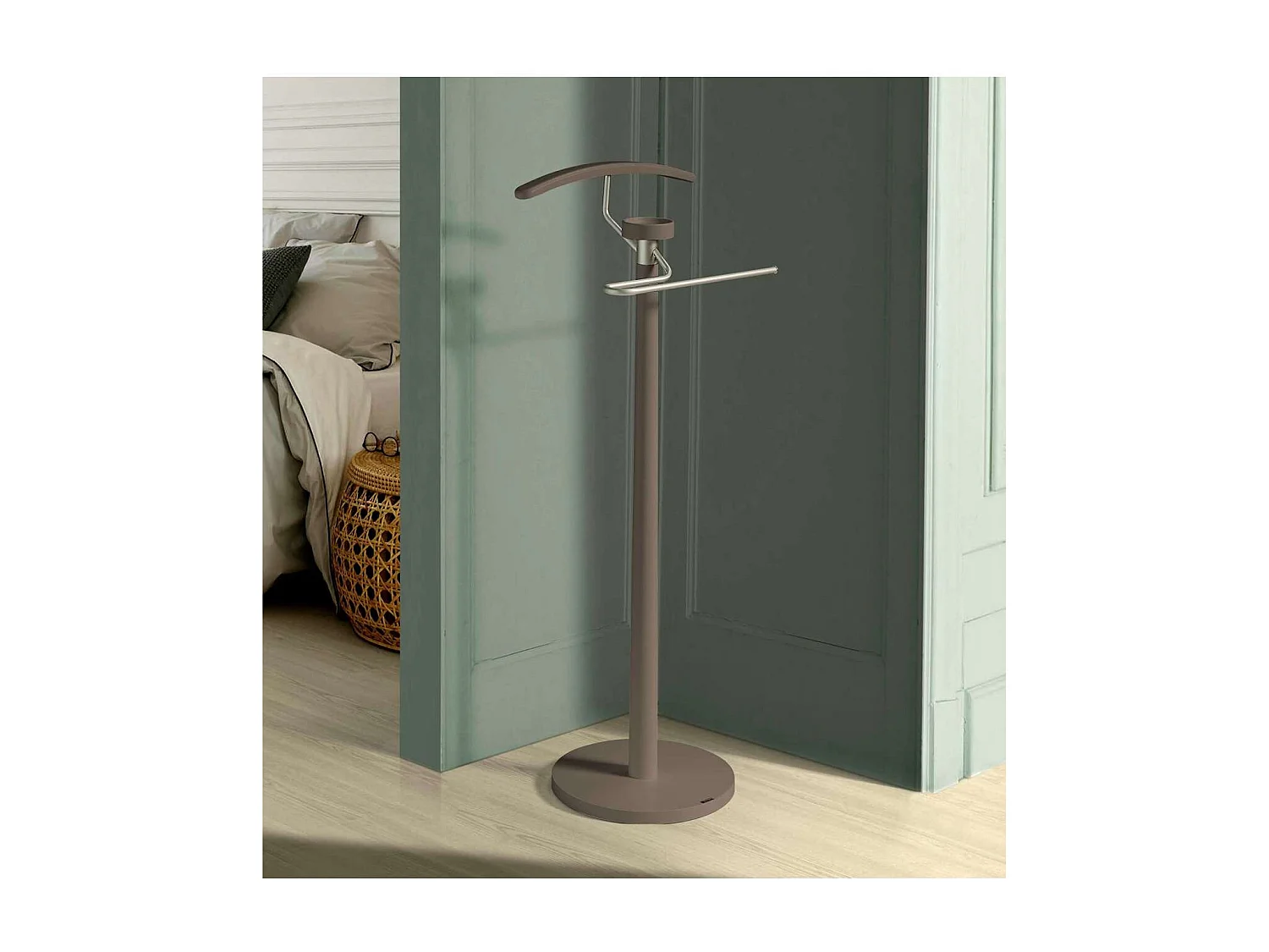 Galan 338 cromo satinado lacado en moka. 112 cm(alto), 46 cm(ancho), 34 cm(fondo)