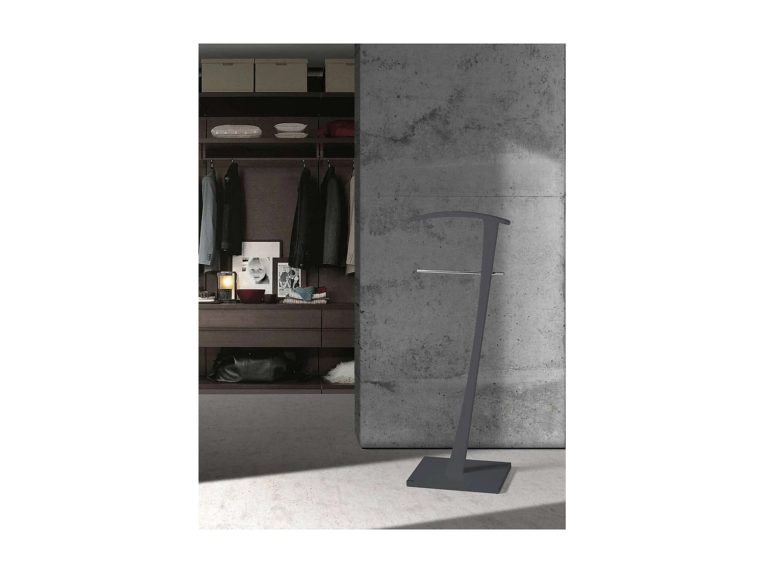 Galan 310 herraje cromo satinado lacado azabache, 115cm(alto) 48cm(ancho) 28cm(largo)