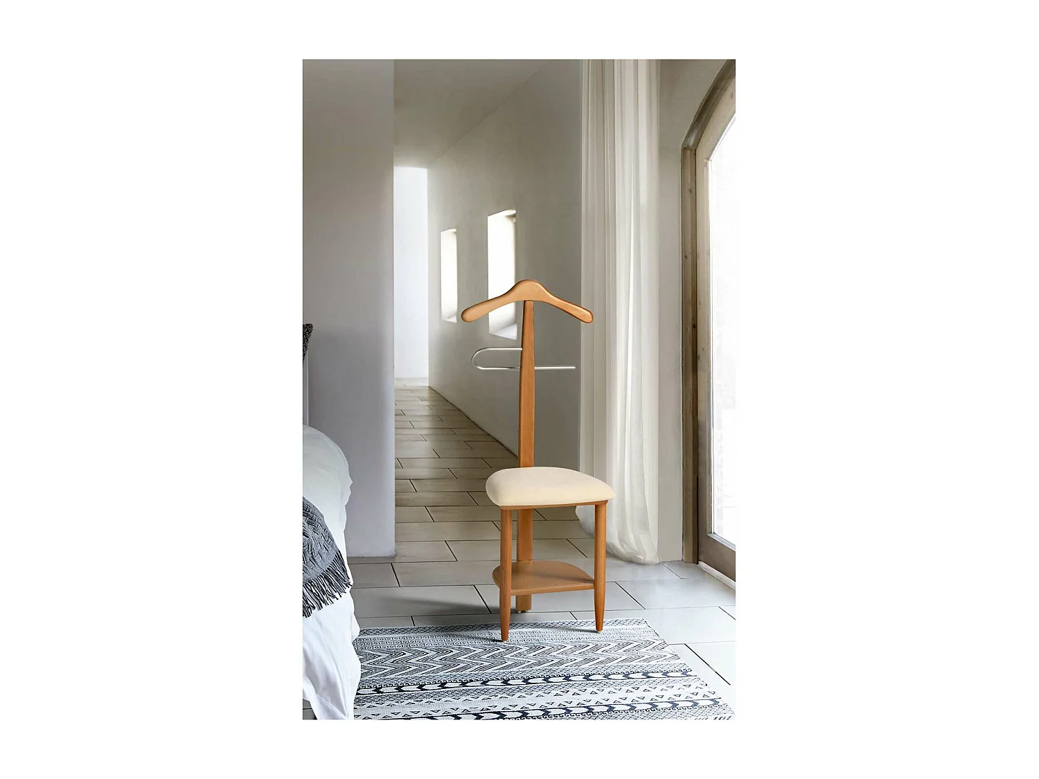 Galán 361 con asiento en beige herrajes cromado satinado lacado cerezo, 105 cm(alto)45 cm