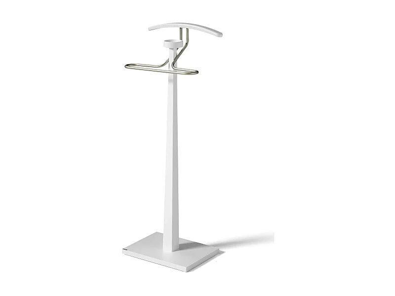 Galan 368 lacado en blanco y herraje cromo. 112 cm(alto), 46 cm (ancho), 34 cm(fondo).