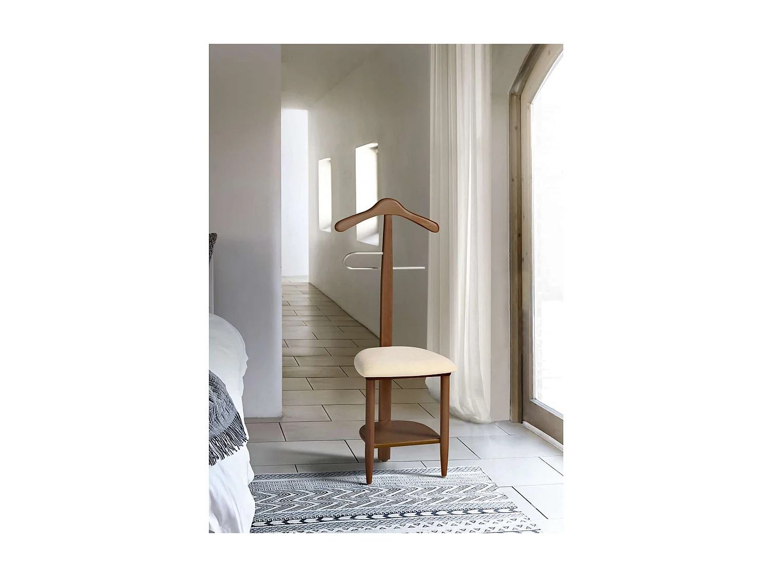 Galán 361 con asiento en beige herrajes cromado satinado lacado nogal, 105 cm(alto)45 cm(