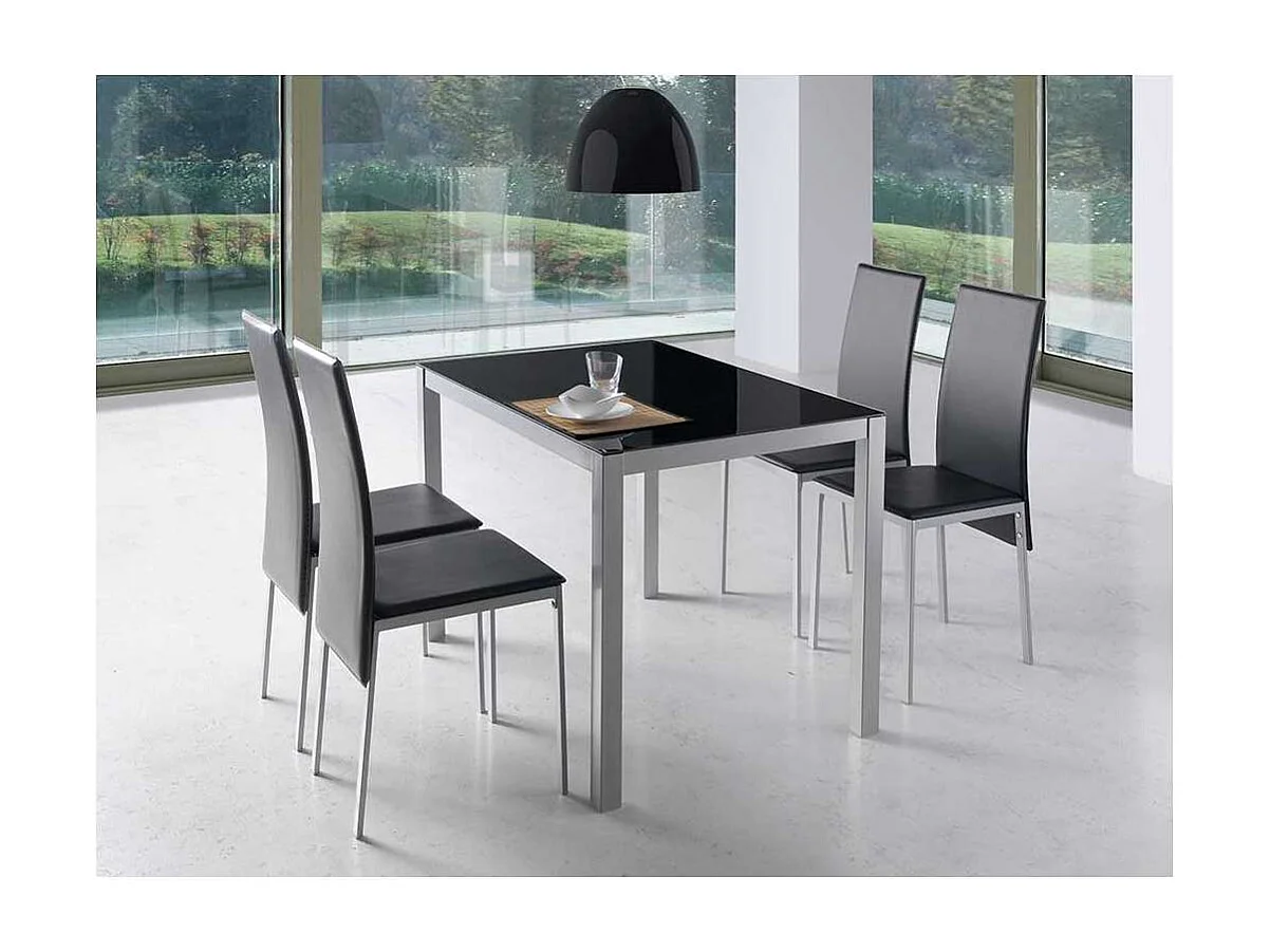 Mesa de comedor Daniela en acabado color negro. 76 cm(alto)110 cm(ancho)75 cm(largo)