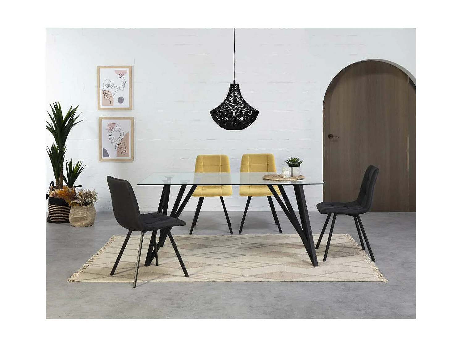 Mesa comedor rectangular Nala tapa cristal en acabado negro 76 cm(alto)160 cm(ancho)90 cm(