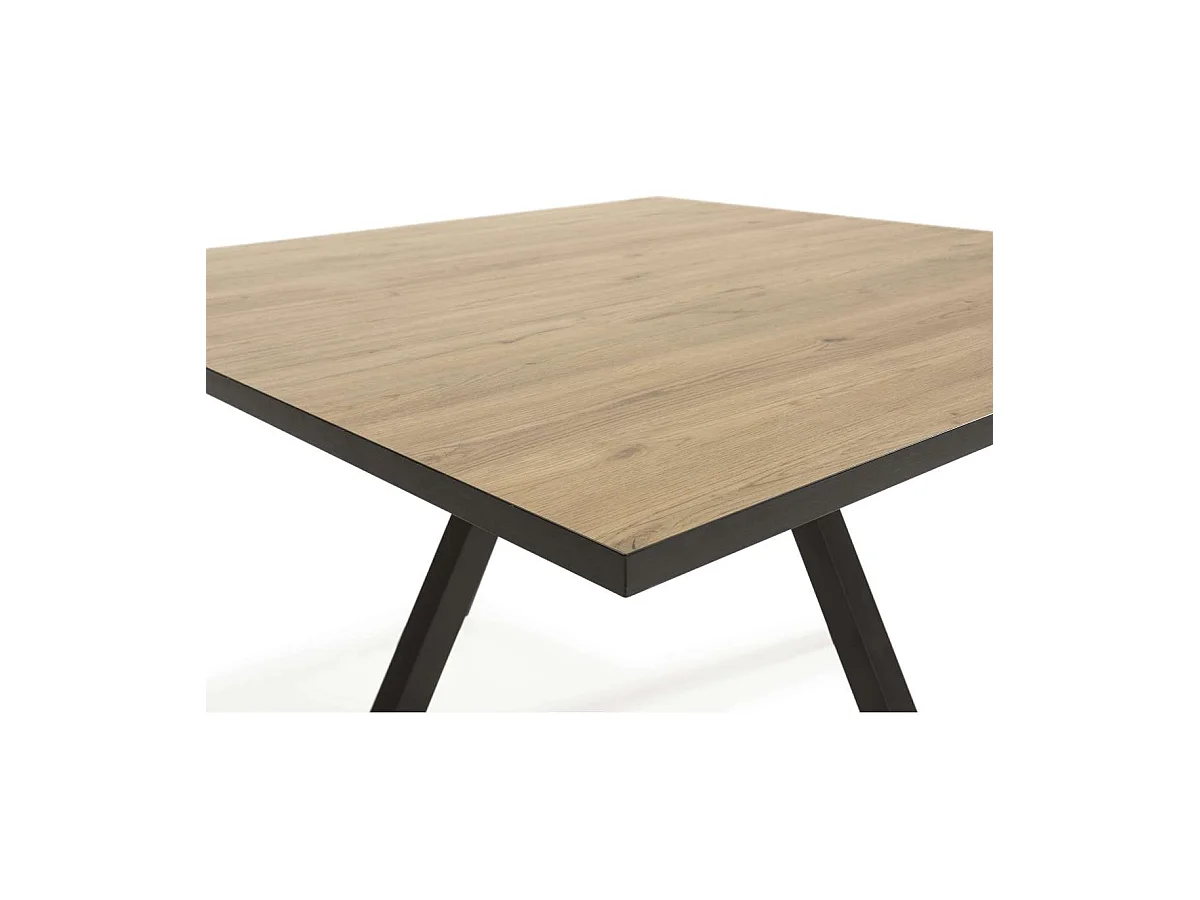 Mesa cuadrada de comedor Beli acabado natural, 77cm(alto) 136cm(ancho) 136cm(largo)
