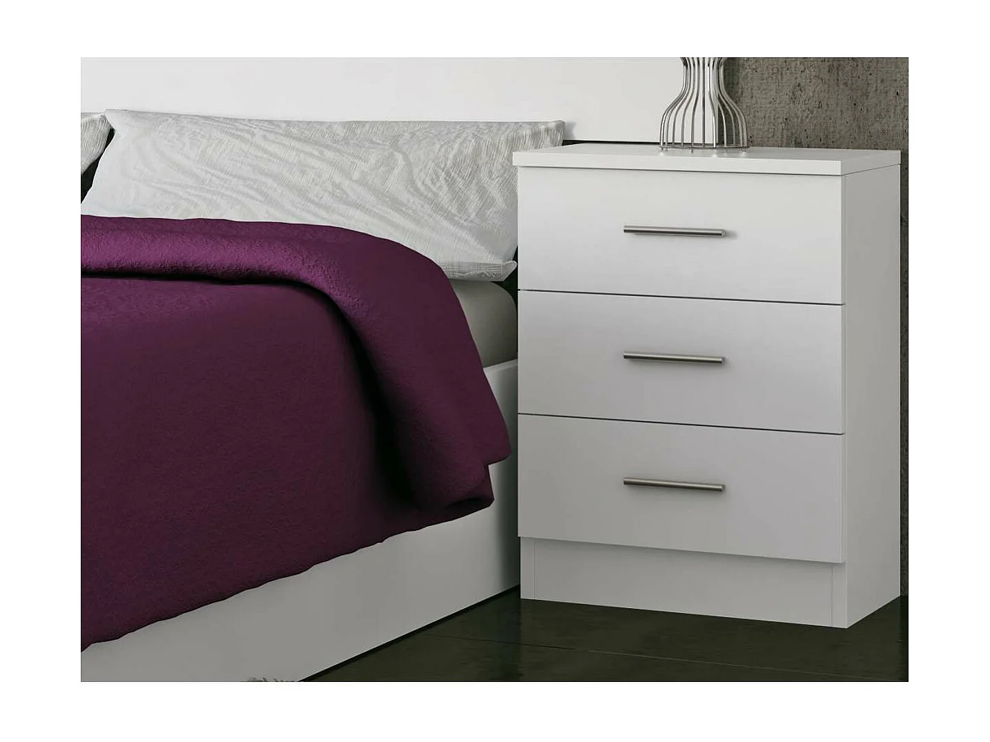 Mesita de noche con 3 cajones acabado blanco, 66cm(alto) 46cm(ancho) 33cm(fondo)