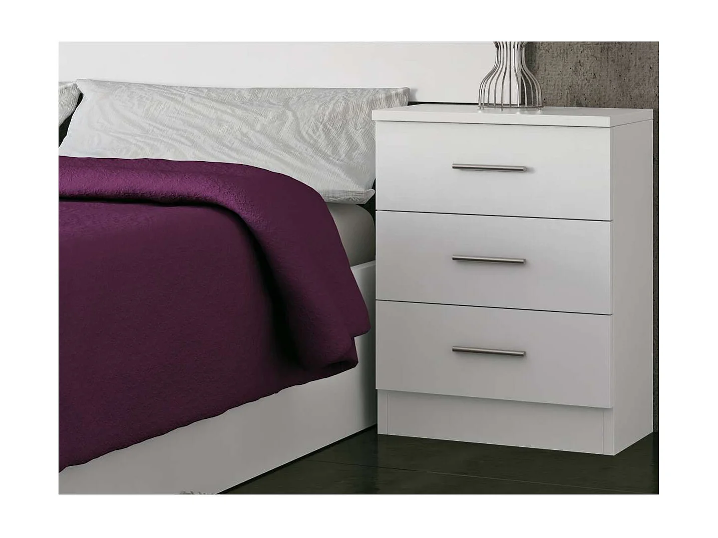 Mesita de noche con 3 cajones acabado blanco, 66cm(alto) 46cm(ancho) 33cm(fondo)