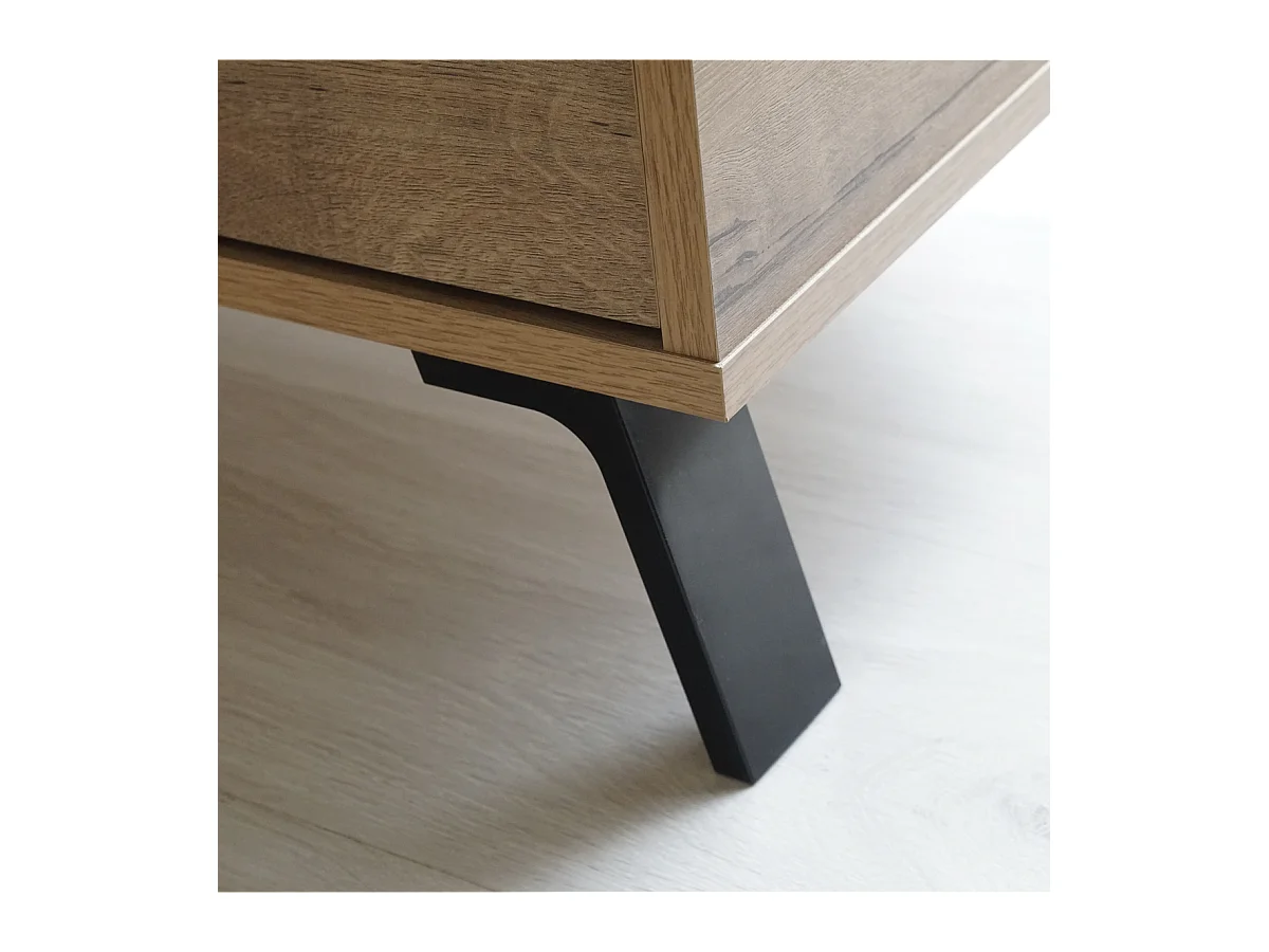 Mesita Camila en acabado de color roble, 52 cm(alto)50 cm(ancho)35 cm(fondo)