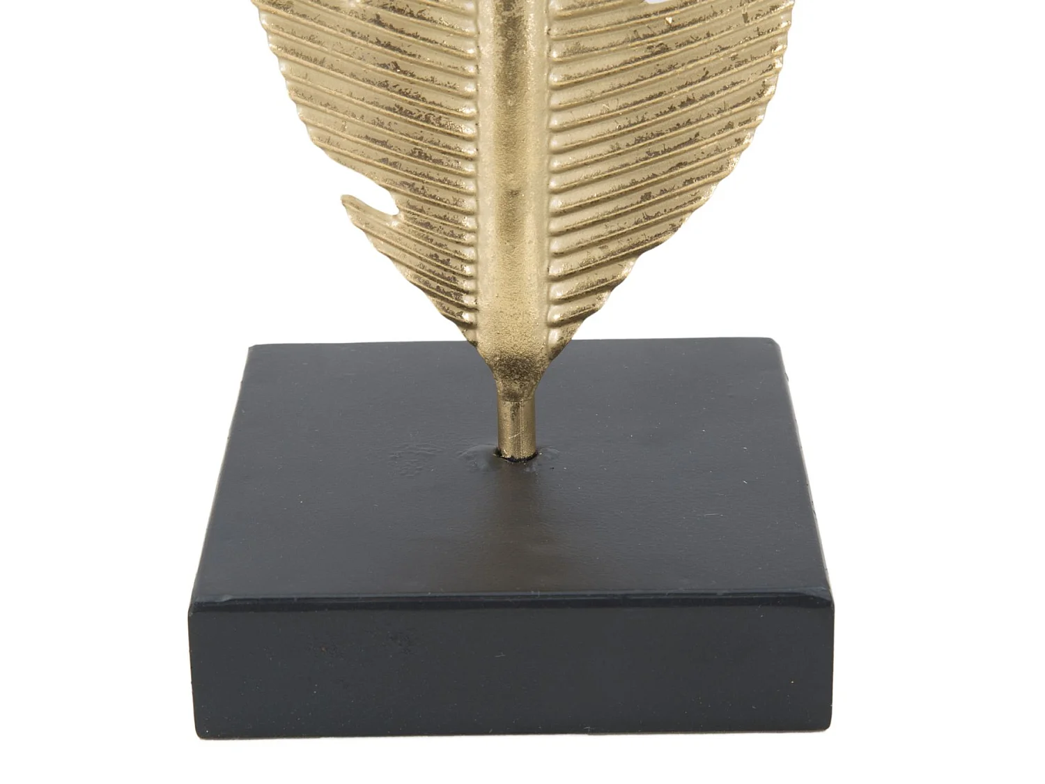 Skulptur aus Metall goldfarben mit schwarzem Sockel und Kerzenhalter 10x10x34 cm