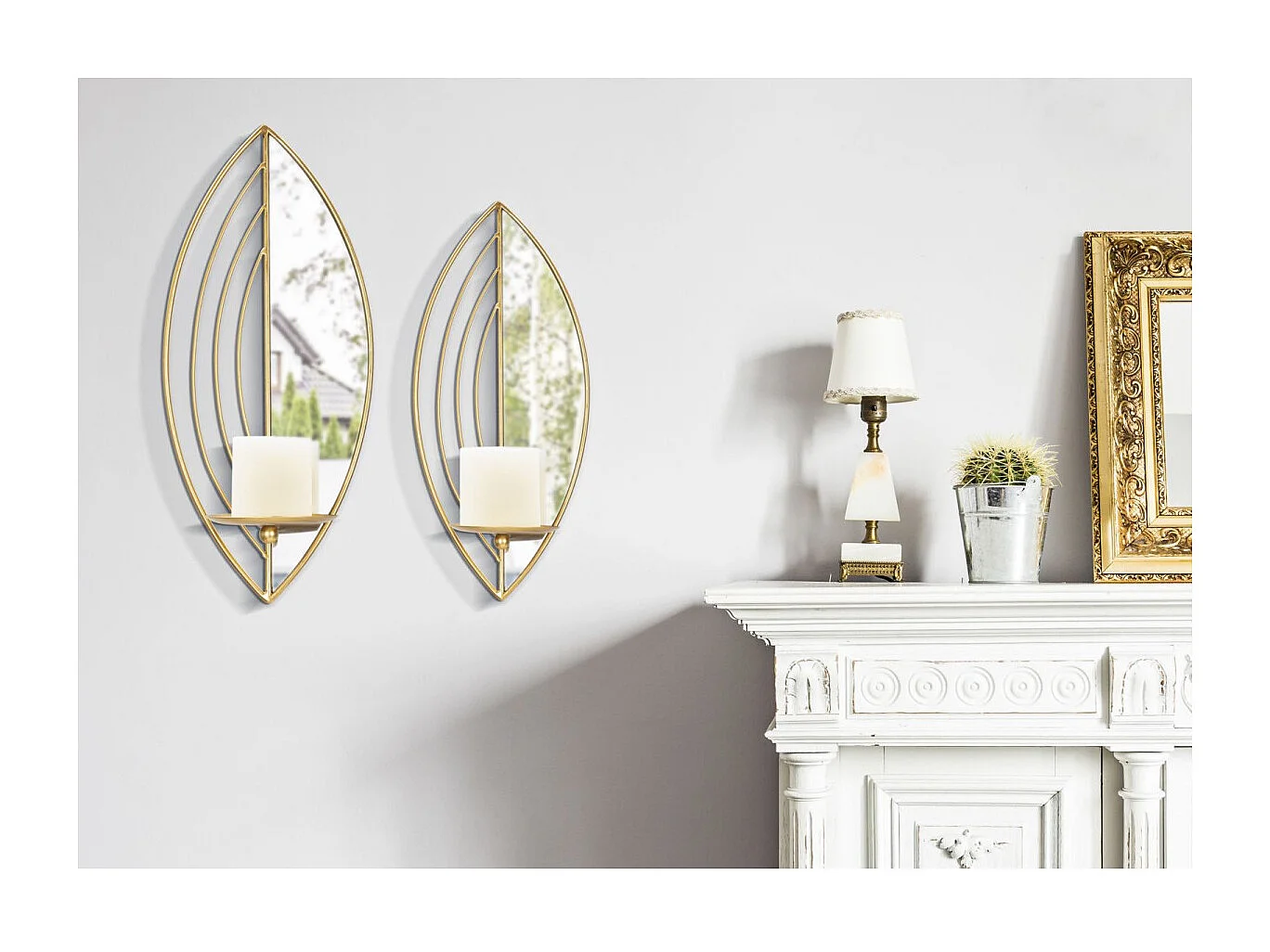 Set van 2 gouden metalen wandkaarsenhouders 18x13x41-15x13x35 cm