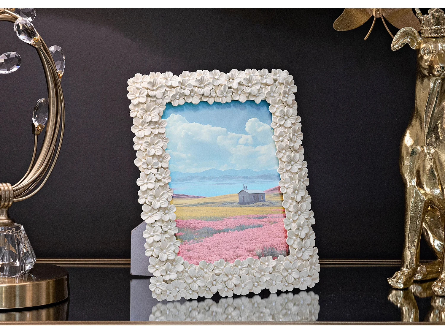 Cornice in resina beige con fiori cm 21x2x26,5