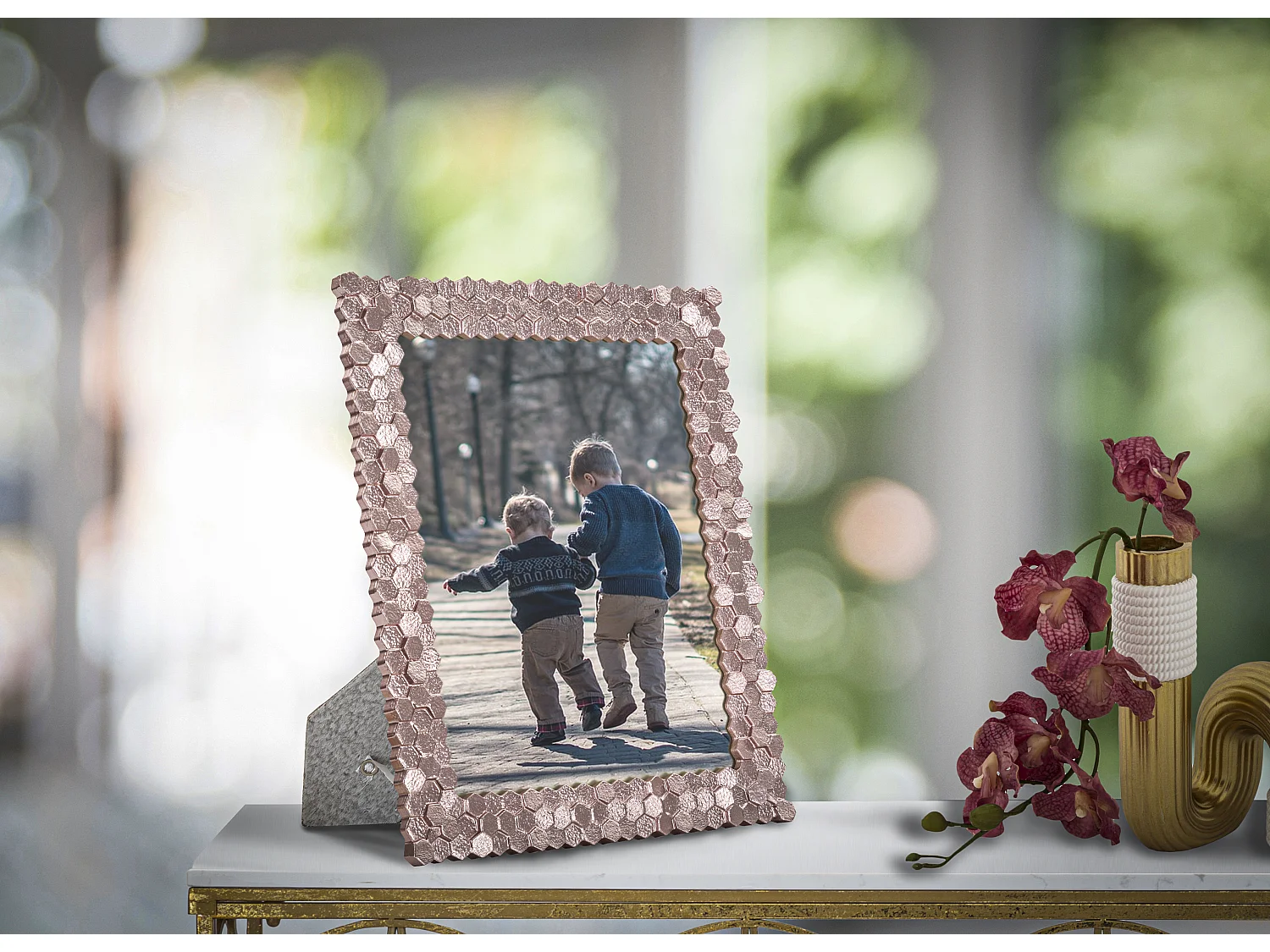 Cornice in resina rosa cm 25,7x1,9x30,7