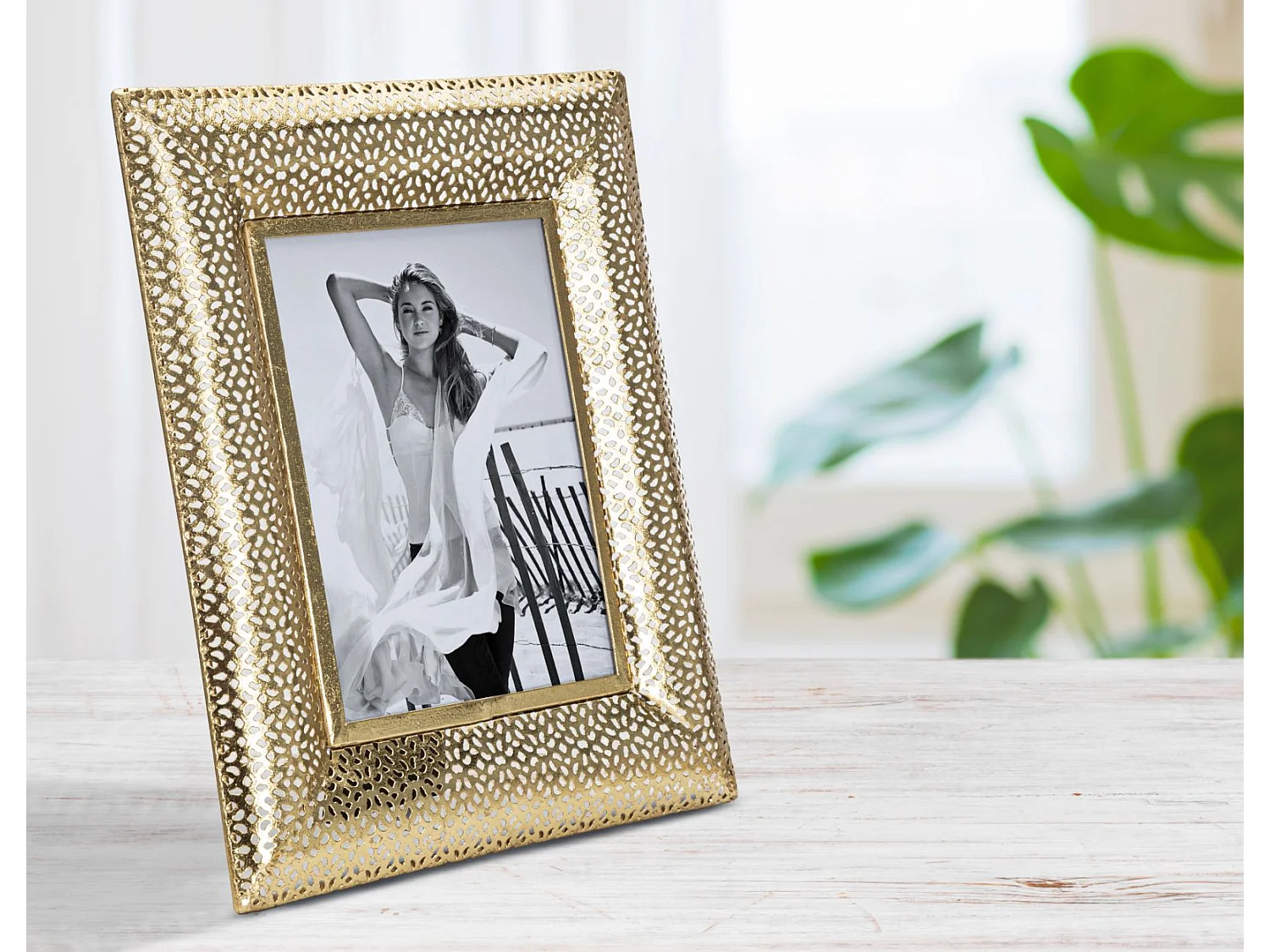 Cadre Photo Déco en Métal "Glam Holes" 15x20cm Or
