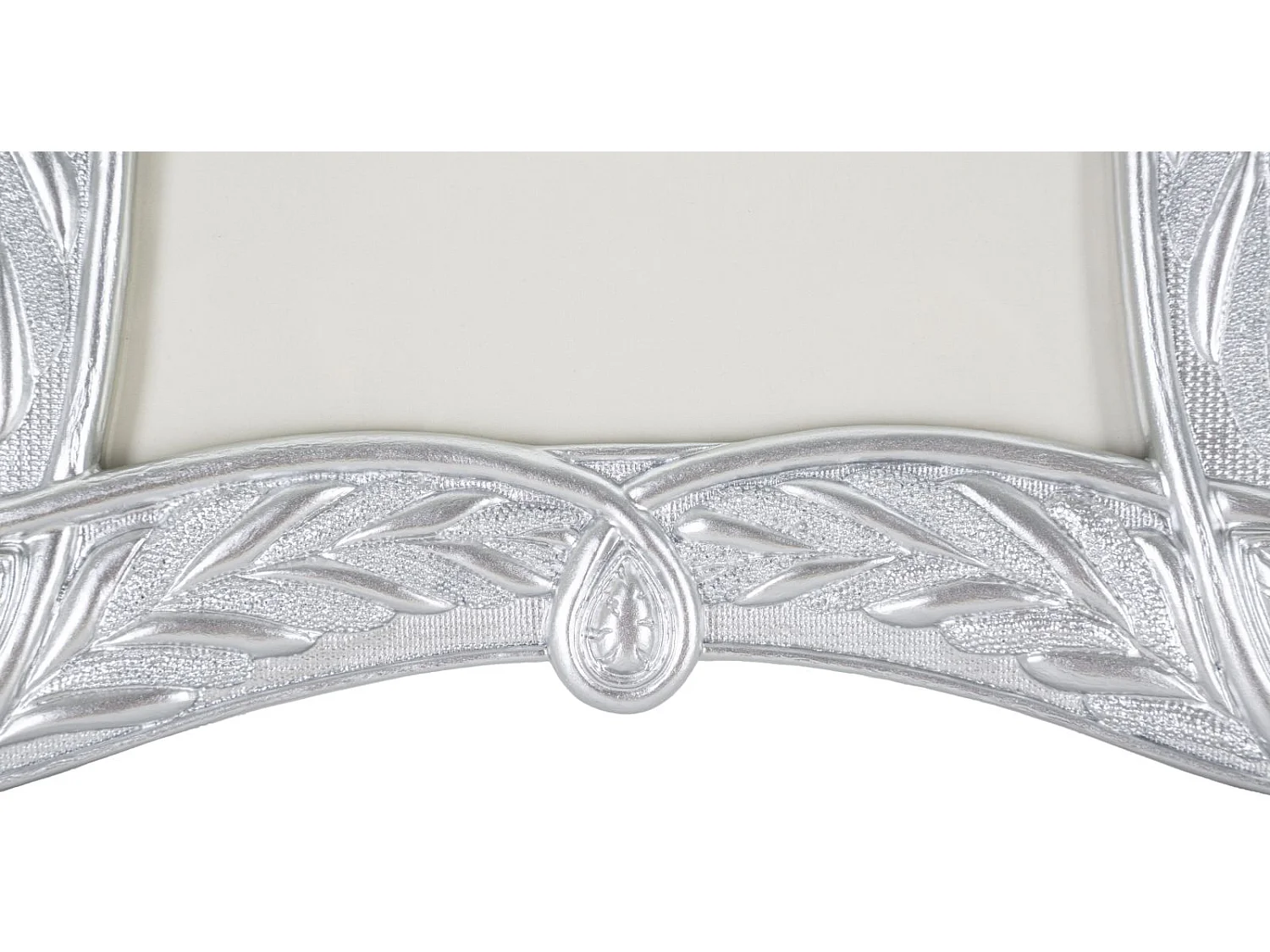 Cornice in resina argentata cm 23,3x2x28,2