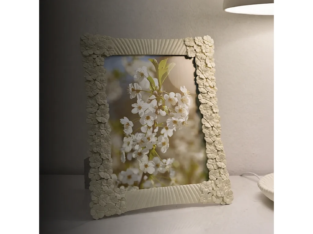 Beige harslijst met bloemen en lijnen 27,8x2x33 cm