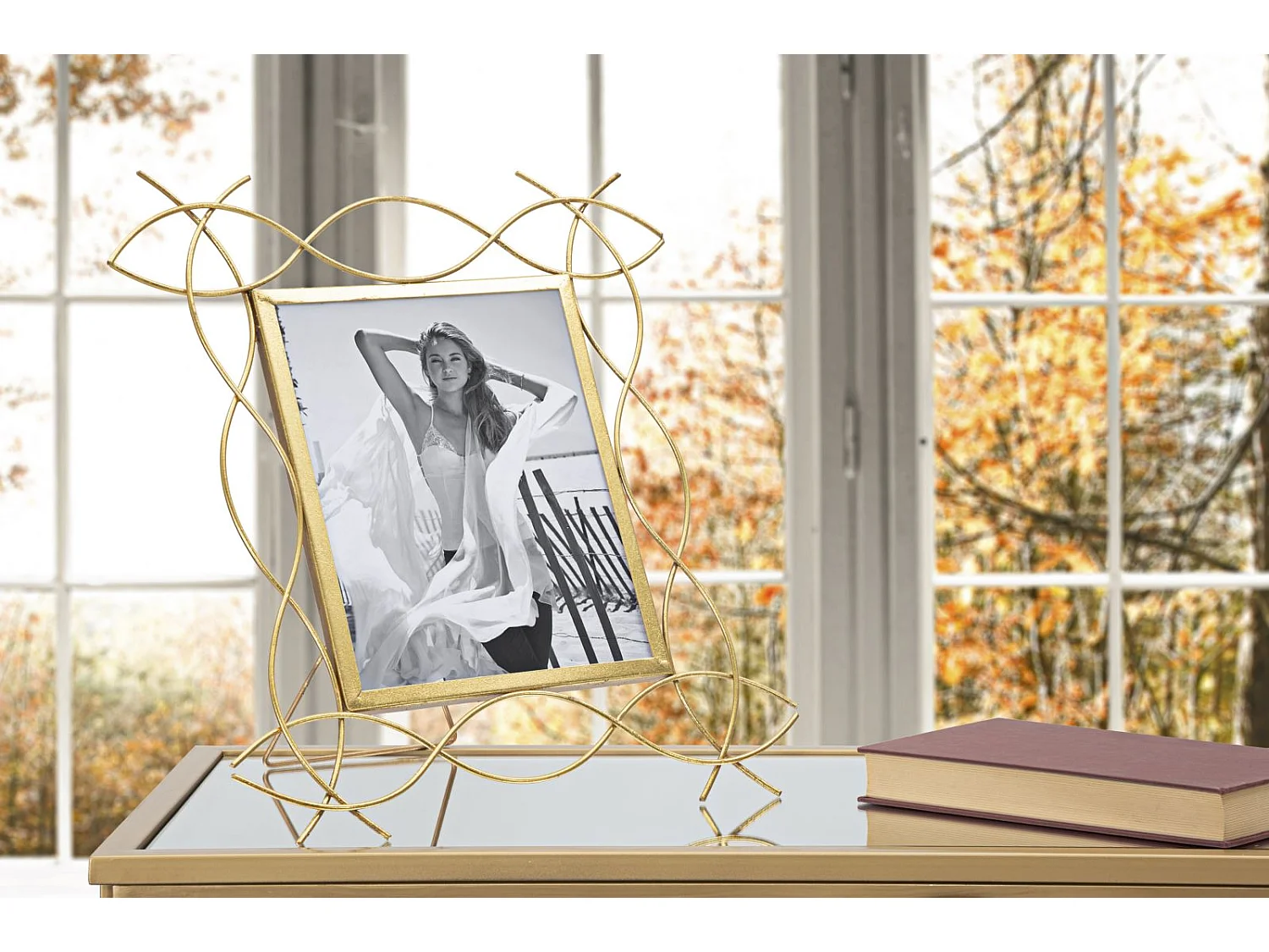 Cornice in metallo dorata cm 35,5x15x37