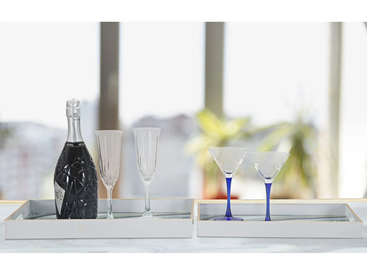 Set di 2 portoggetti in resina bianchi e vetro cm 40x30x4-35x25x3,5