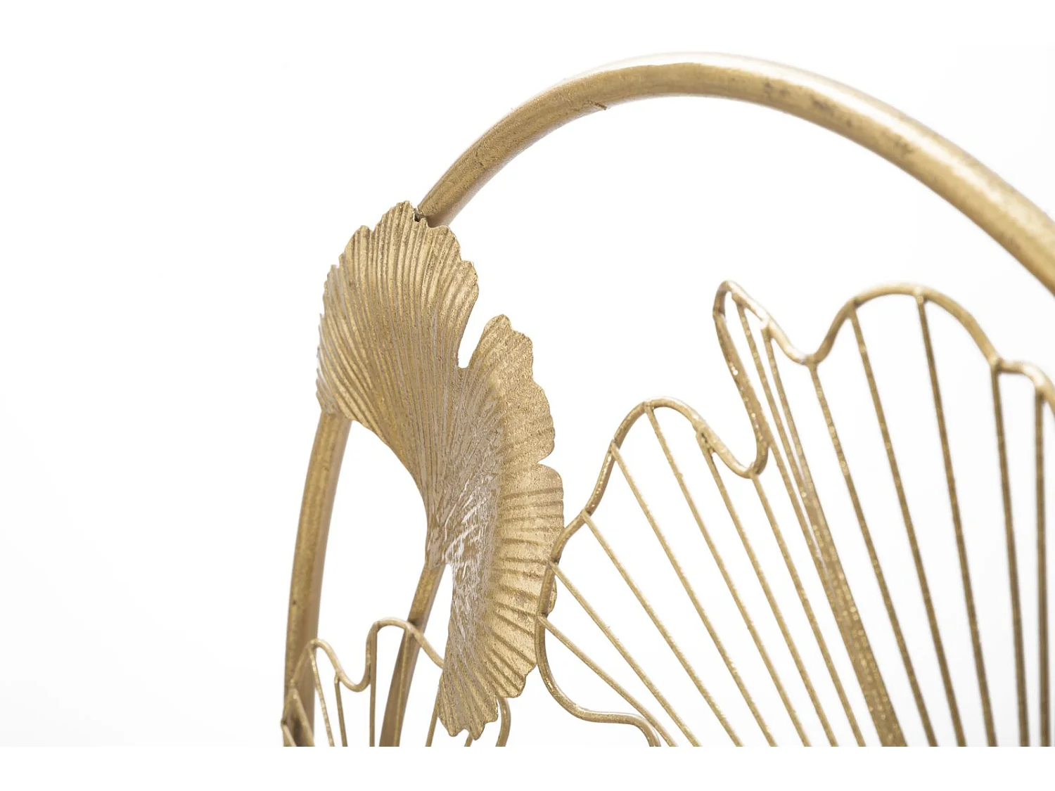 Scultura in metallo dorata con base cm 50x12,5x64