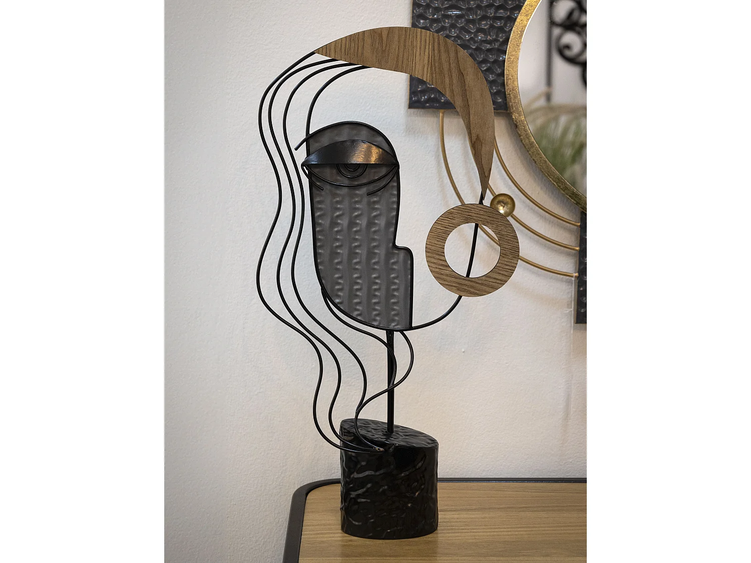 Scultura astratta in metallo nero cm 28x9x55