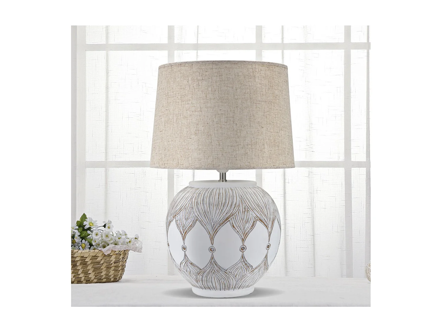 Witte hars tafellamp met beige lampenkap Ø 38x59 cm