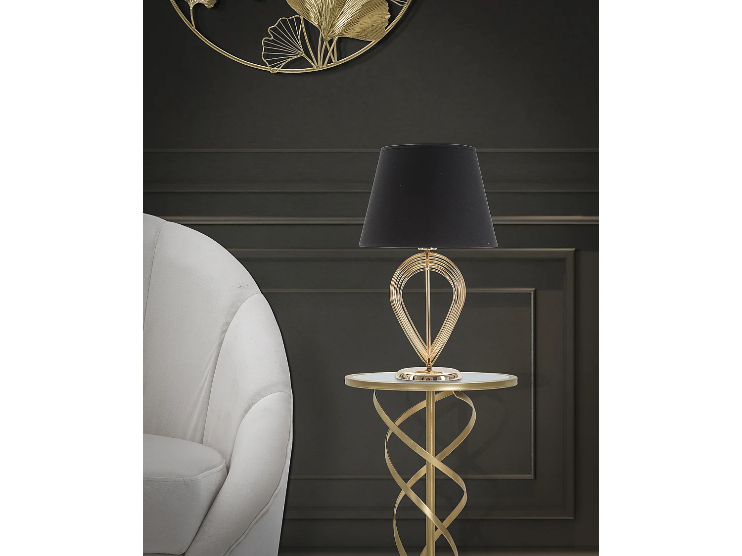 Lampada da tavolo in metallo dorata con paralume nero Ø cm 32,5x53,5