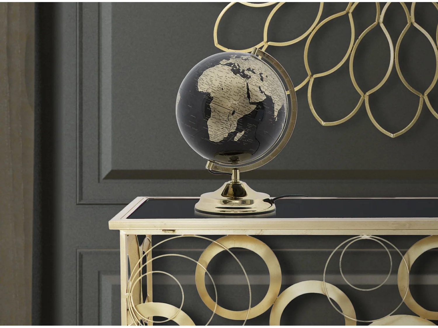 Lampada mappamondo in pvc e base in metallo dorato Ø cm 25x38