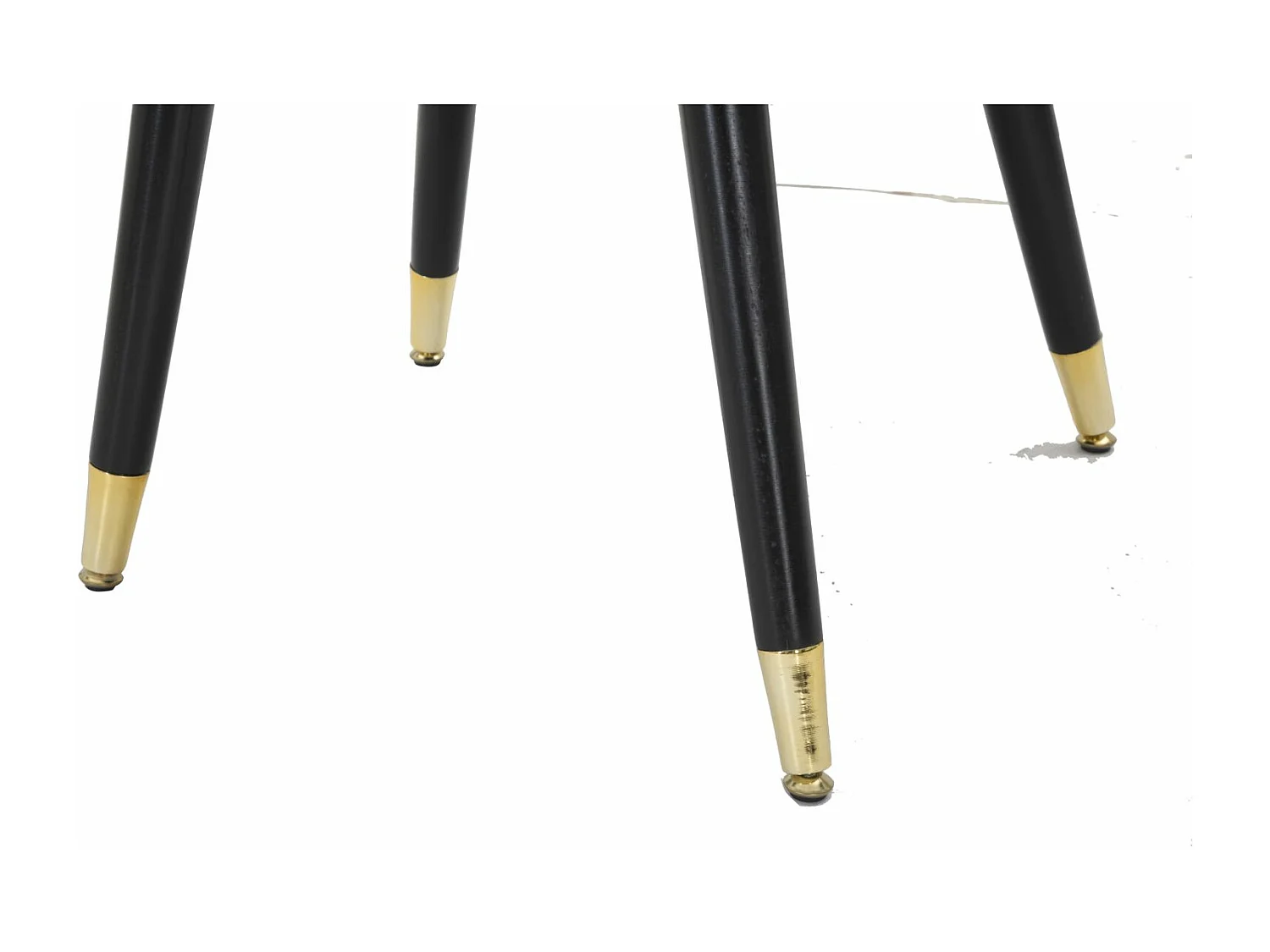 Sedia in tessuto rosa con schinale e gambe in legno nero cm 57x58x80