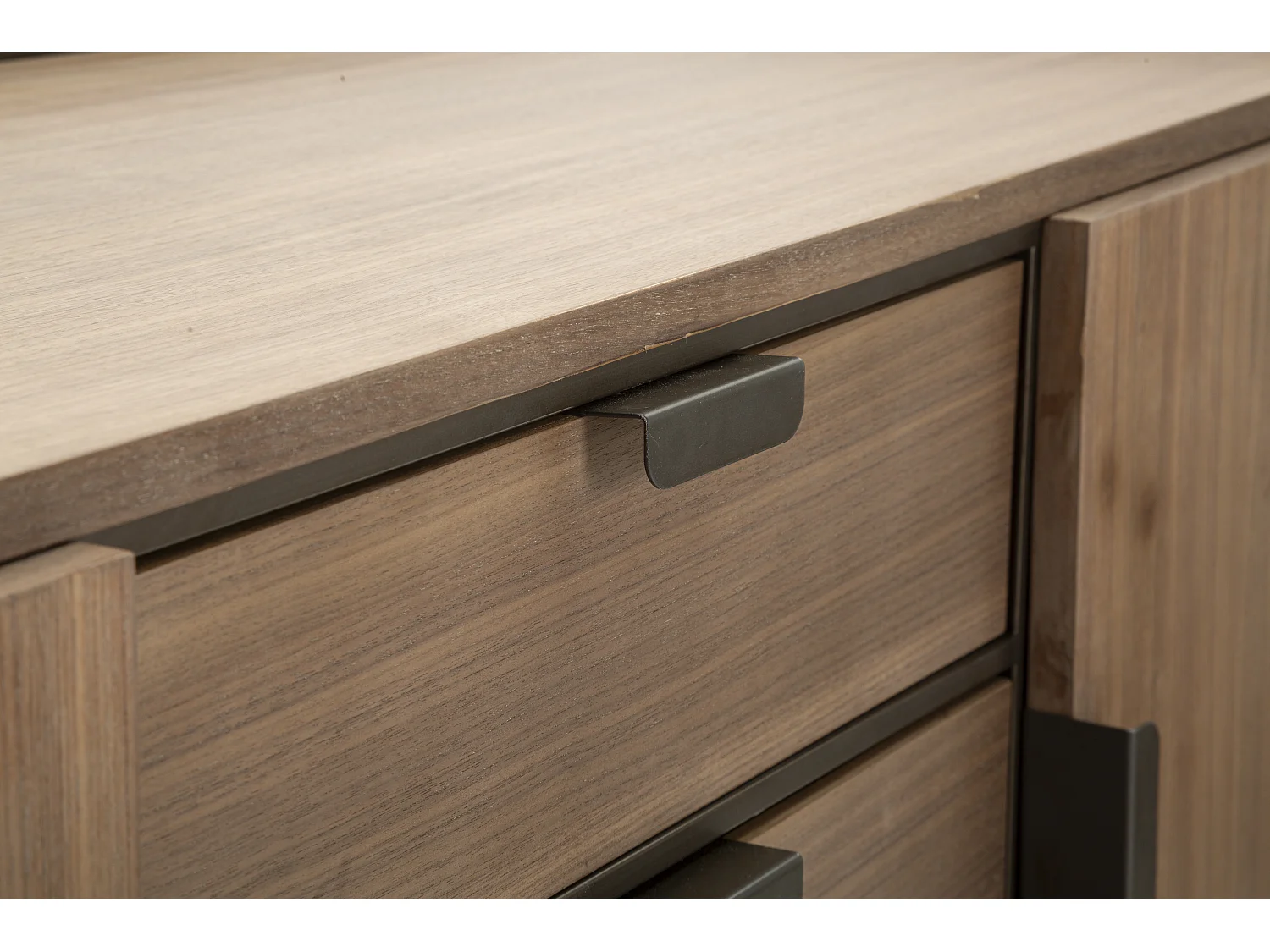 Mobile in metallo e legno marrone cm 145x47x76